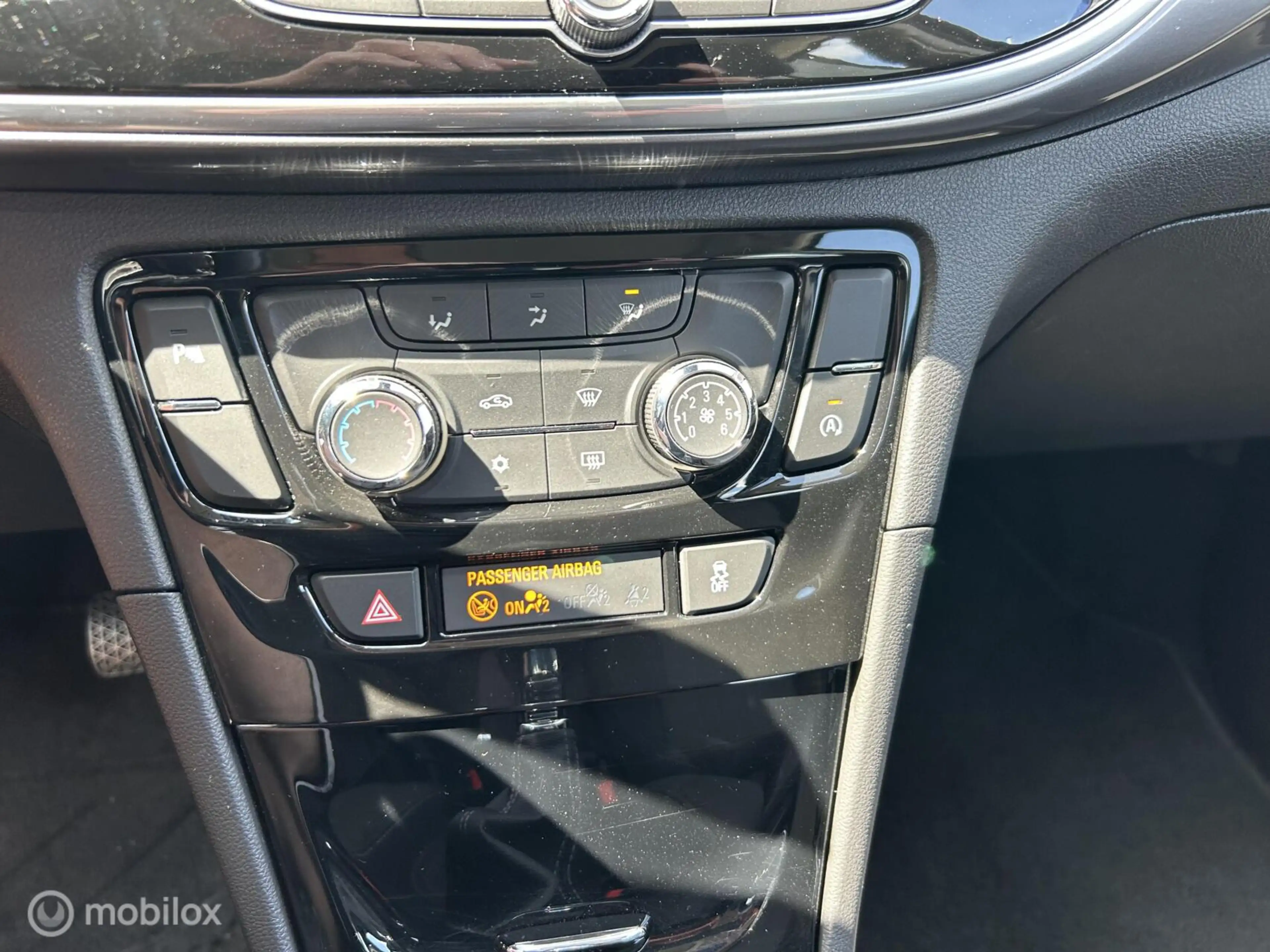 Opel Mokka X 1.6 Selection — photo 9
