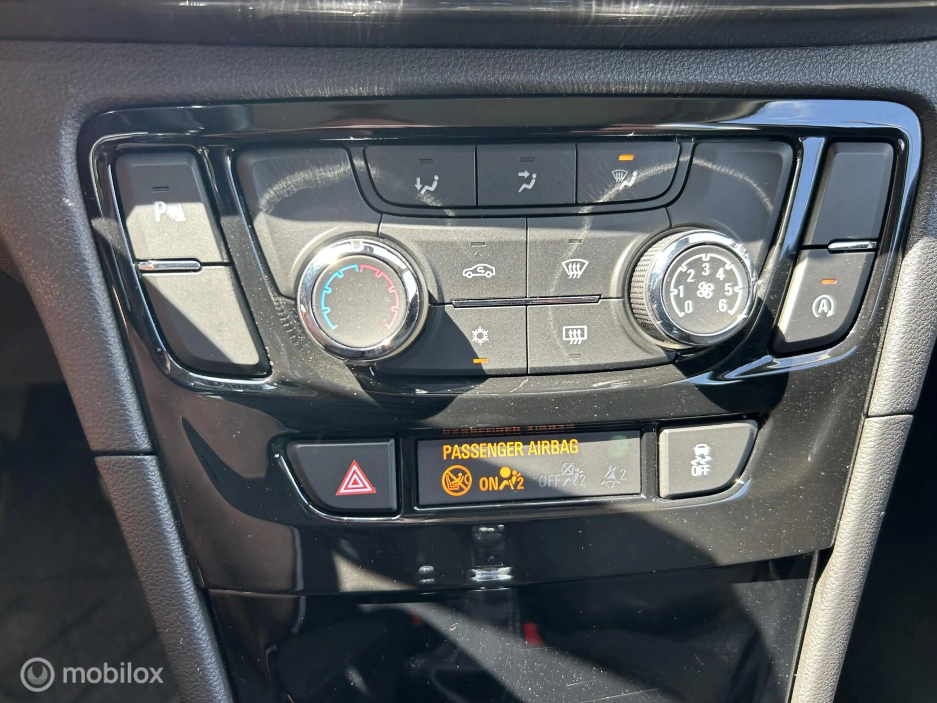 Opel Mokka X 1.6 Selection — photo 8