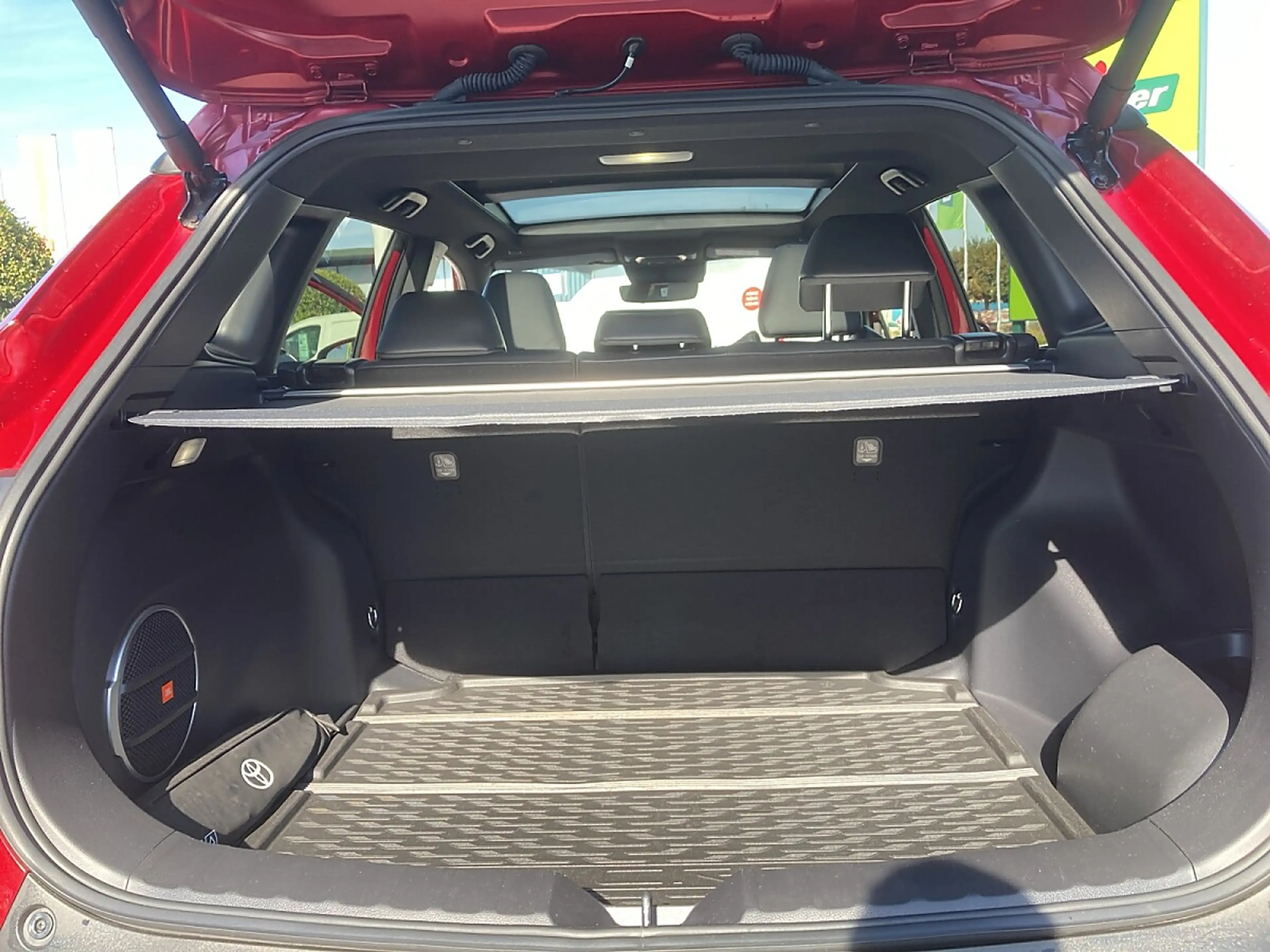 Toyota Corolla Cross 2,0 Hybrid Lounge 2WD — photo 13