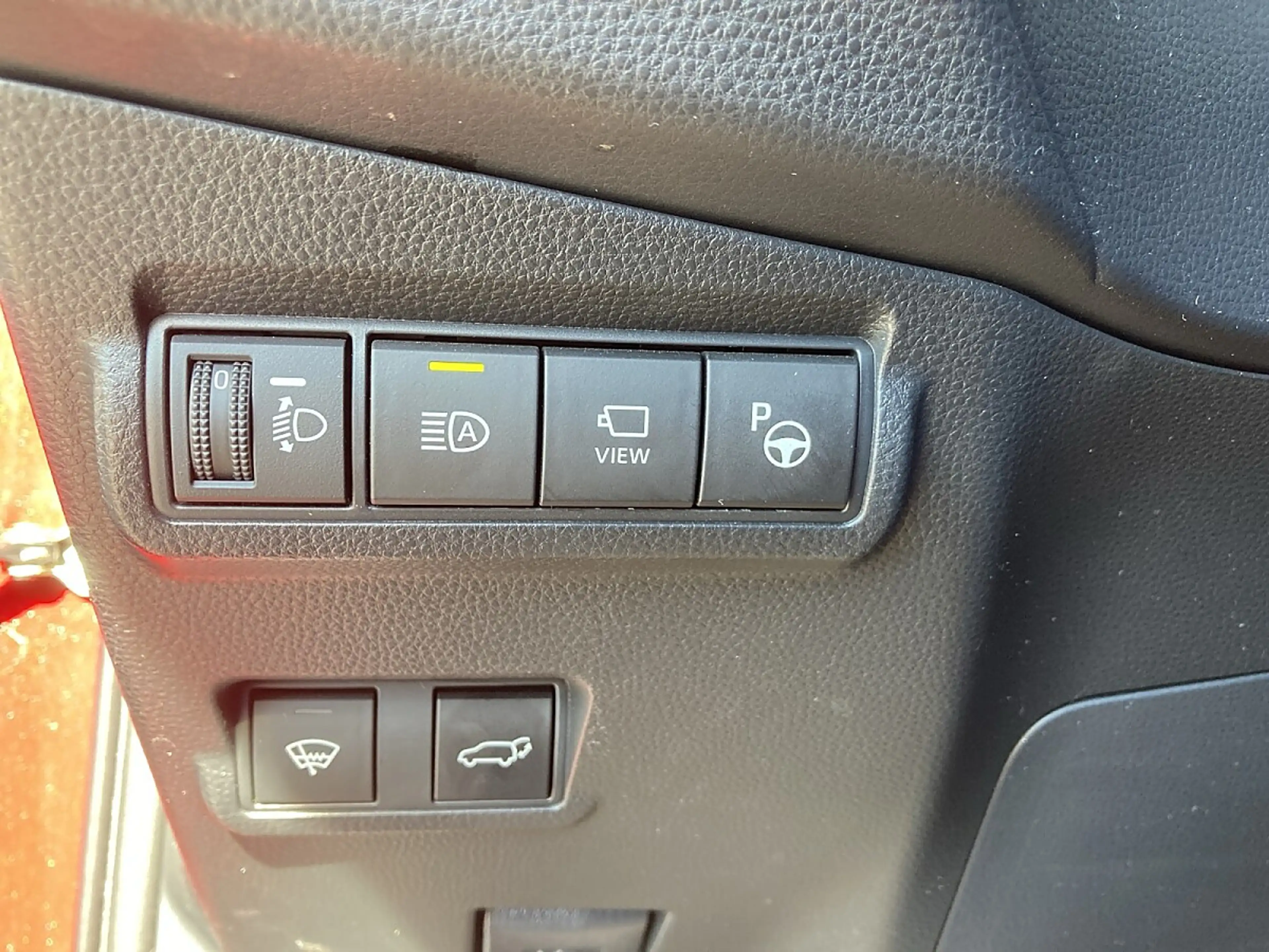 Toyota Corolla Cross 2,0 Hybrid Lounge 2WD — photo 15
