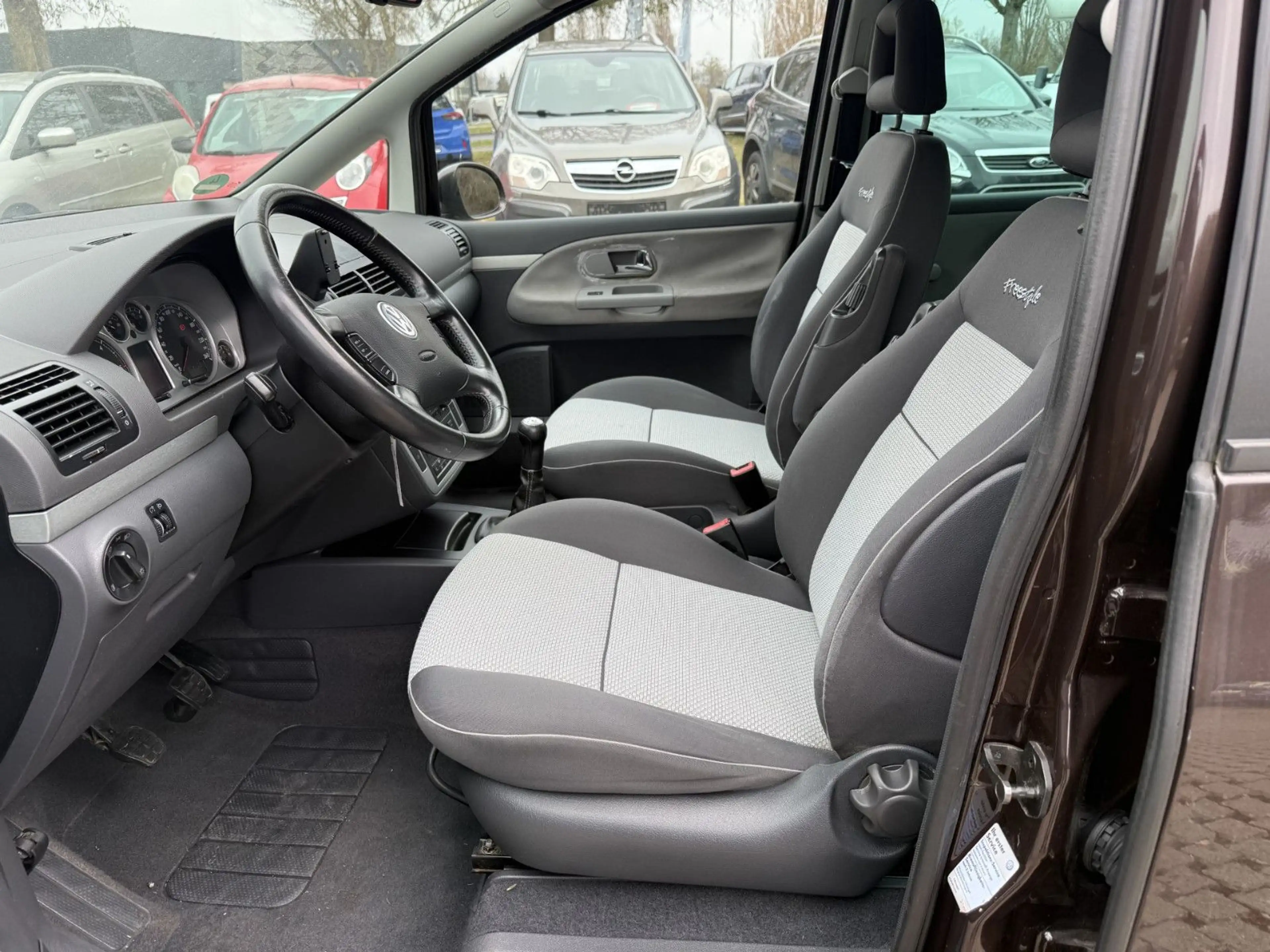 Volkswagen Sharan Freestyle — photo 8