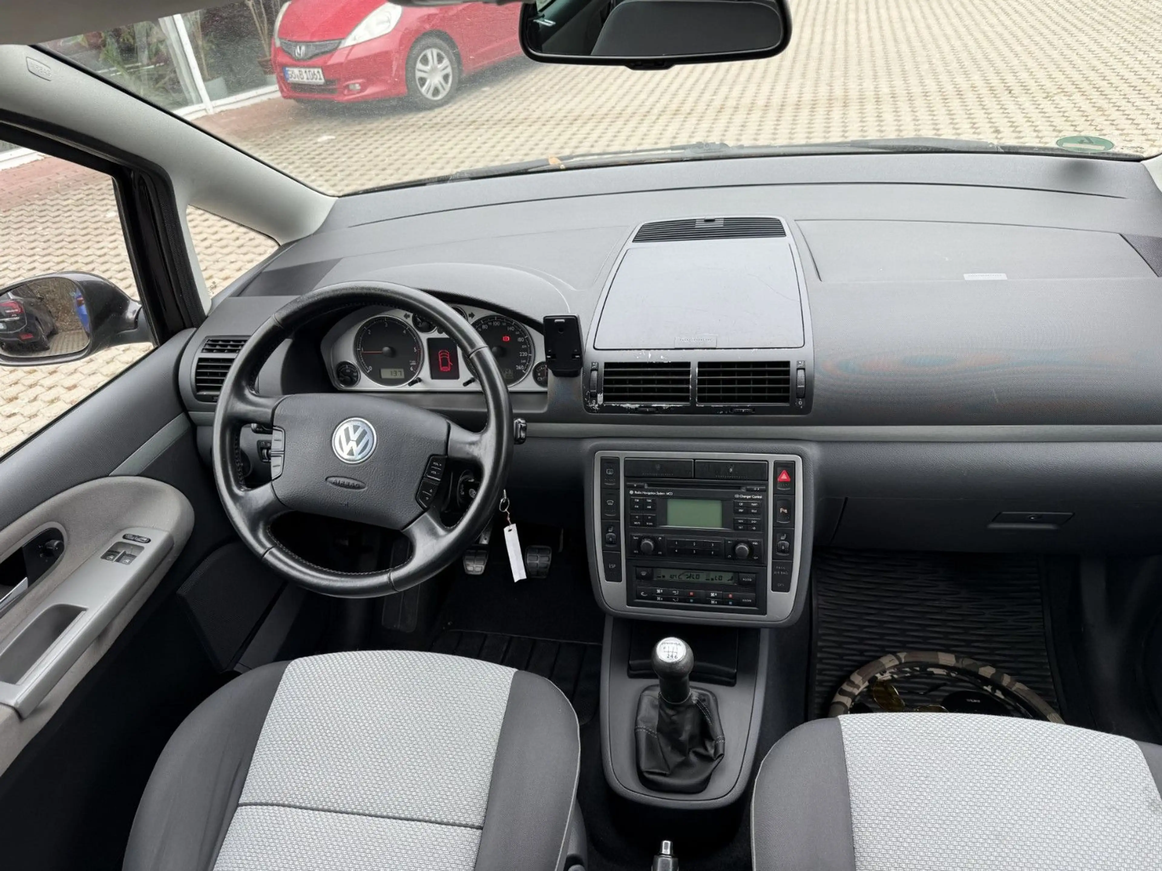 Volkswagen Sharan Freestyle — photo 9