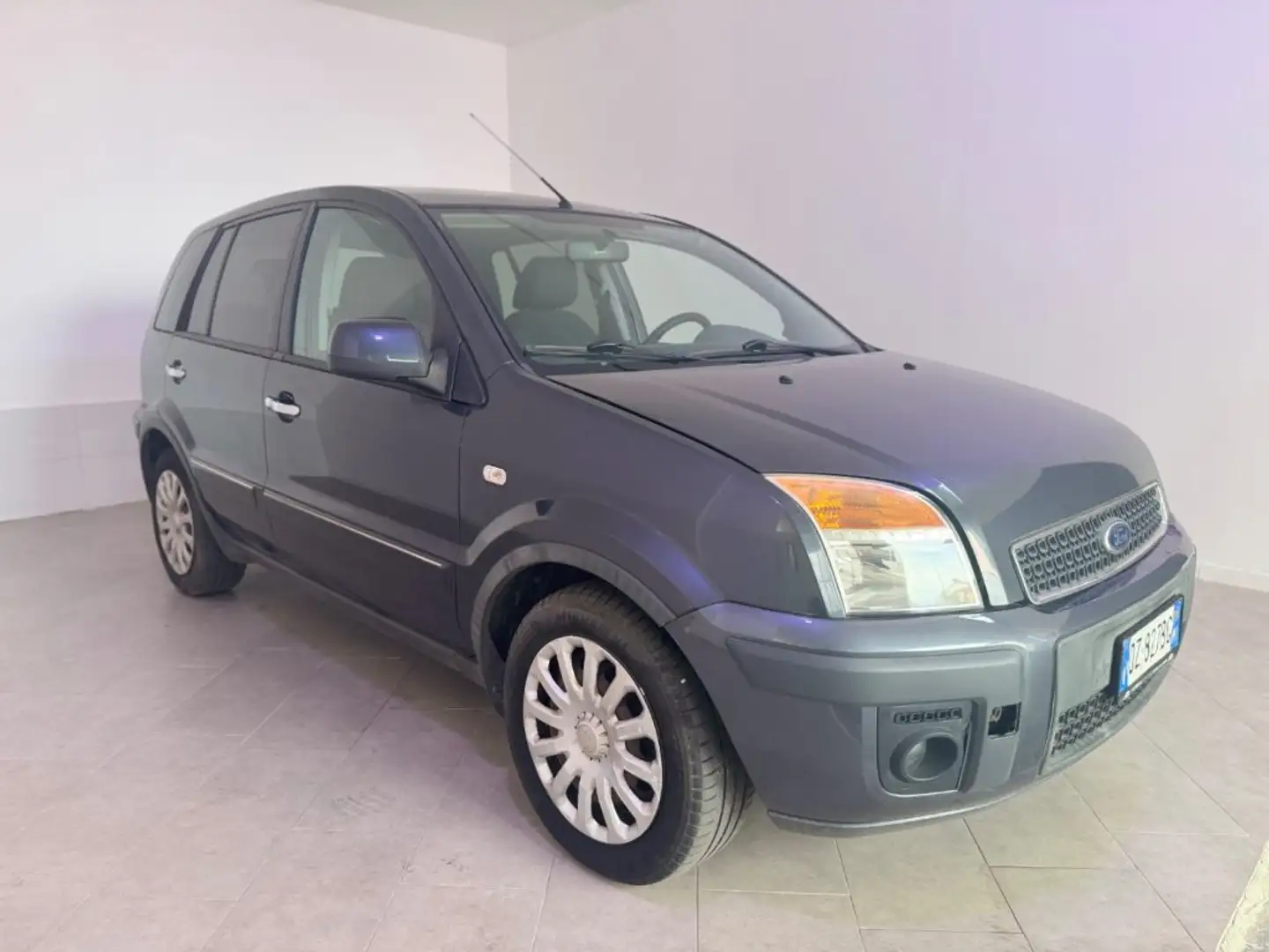 Ford Fusion UAV 1.6 16V 5p. Grey - 2