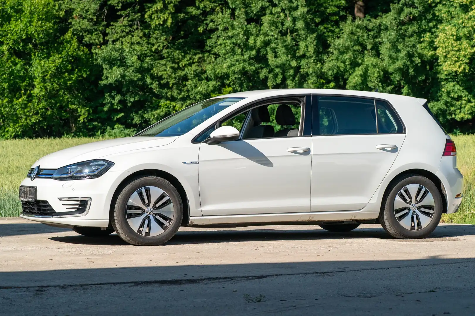 Volkswagen Golf VW e-Golf 2019: Gepflegt wie neu - 20tkm! Weiß - 2
