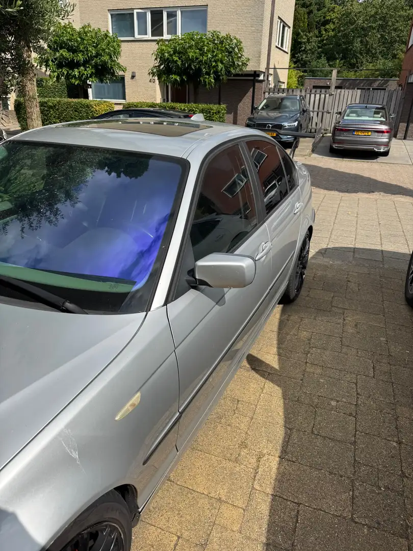 BMW 318 330 318i Executive RIJD NIET!!!! Gereserveerd Grijs - 2