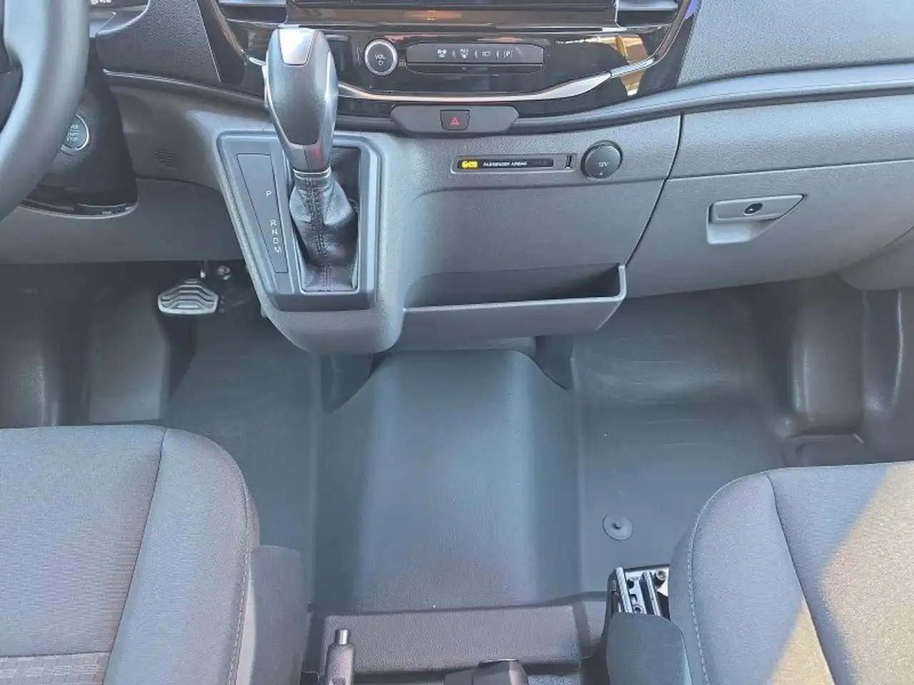 Ford Transit Bus 460 L4H3 17-Sitzer UPE=87000Euro! ** 11