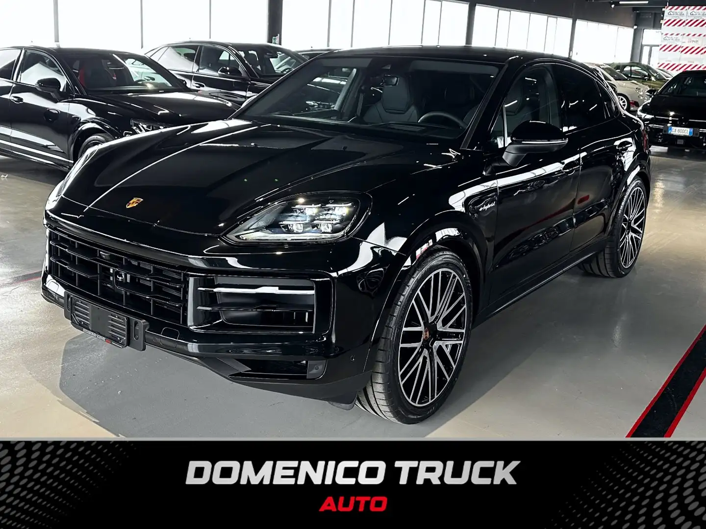 Porsche Cayenne Coupé  3.0 V6 E-Hybrid 470 cv display pass. Schwarz - 2