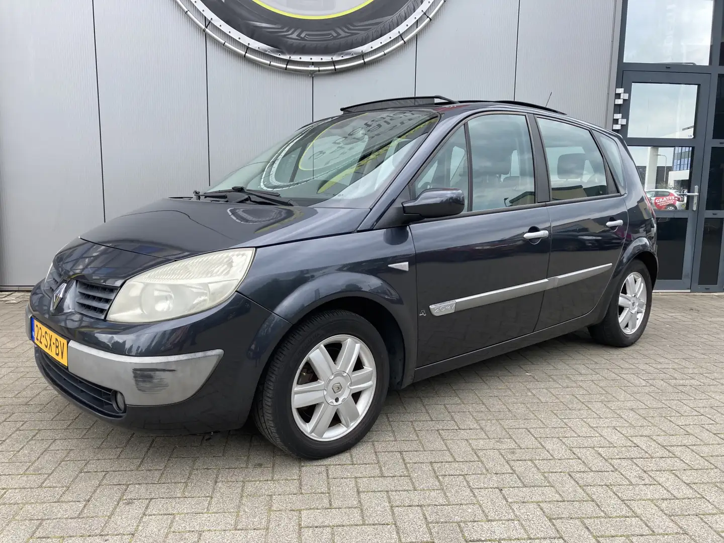 Renault Scenic 2.0-16V Privilège Luxe Airco | Navi | Trekhaak | P Grijs - 1