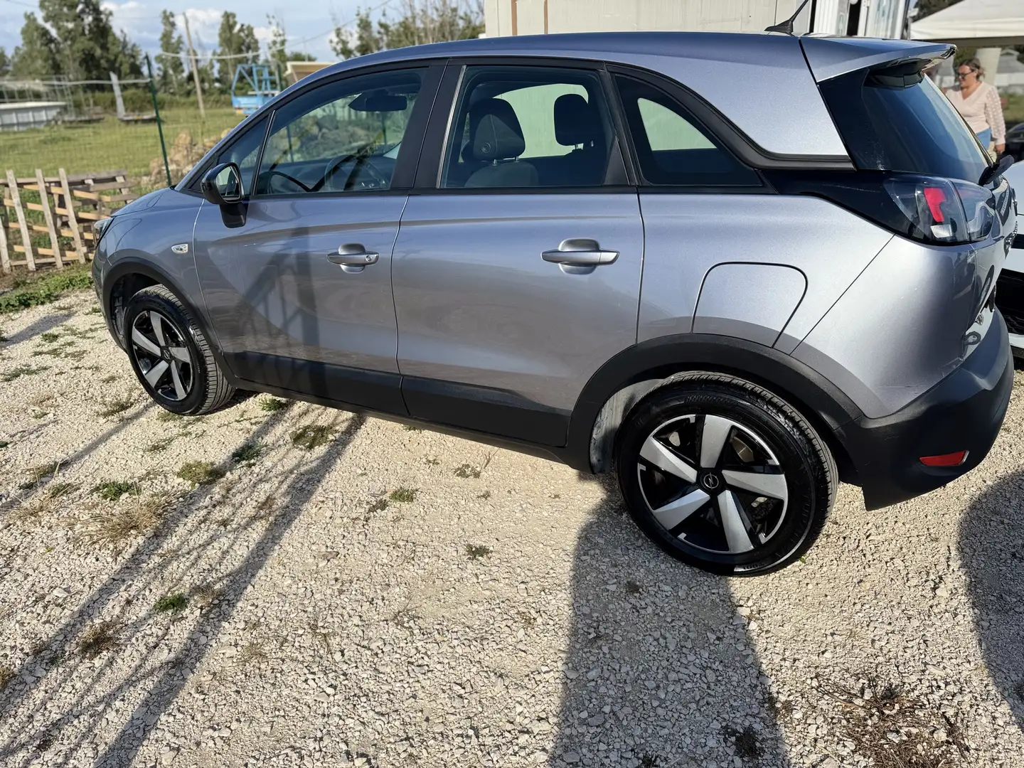 Opel Crossland X 1.2 Innovation 81cv Gris - 2