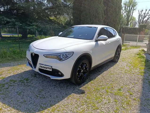 Alfa Romeo Stelvio Stelvio 2.2 t Business Q4 190cv auto my19