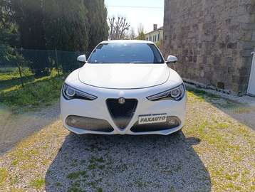 Stelvio 2.2 t Business Q4 190cv auto my19