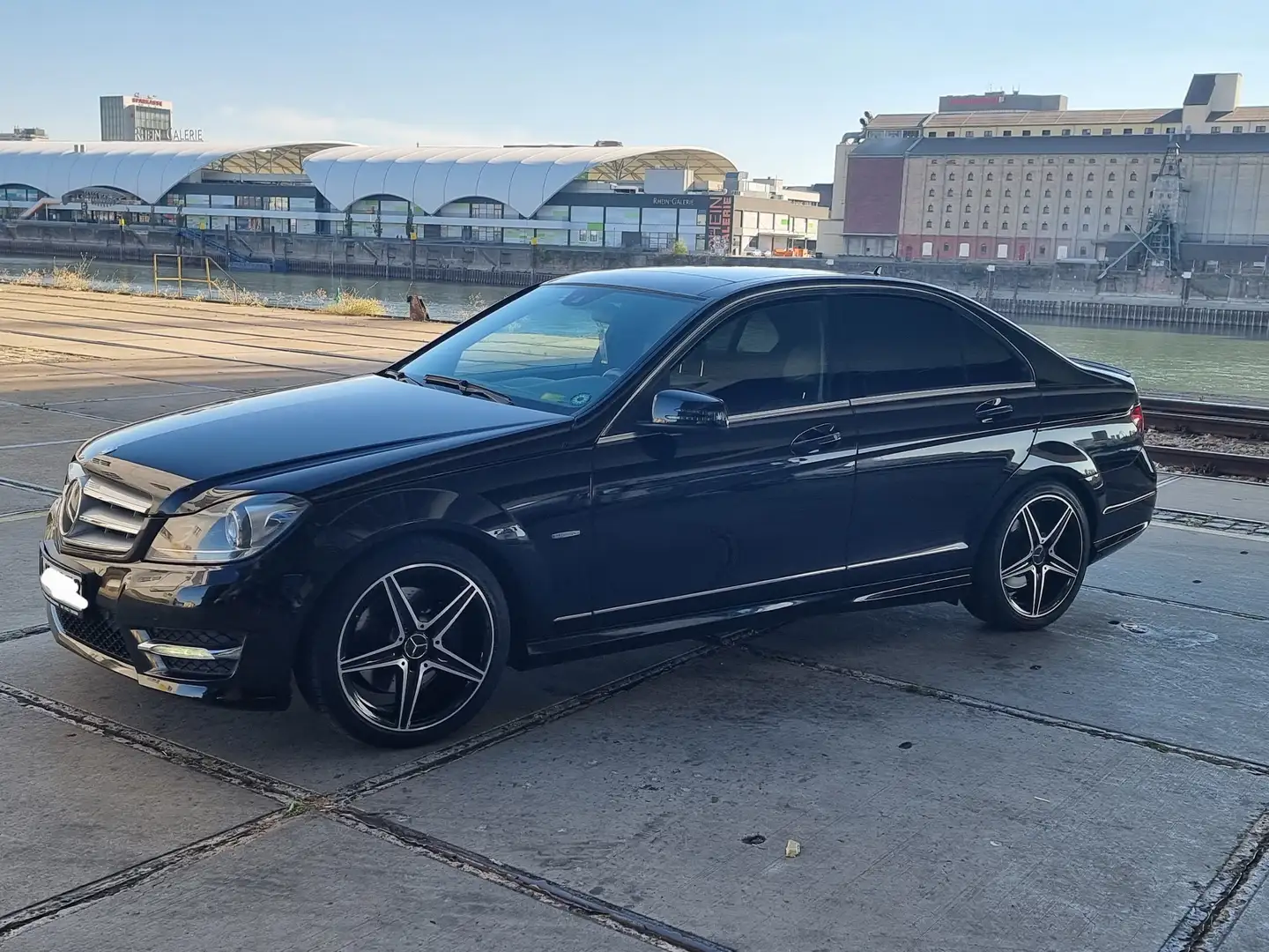 Mercedes-Benz C 350 CDI DPF 7G-TRONIC Avantgarde AMG Paket Pano-Dach Schwarz - 1