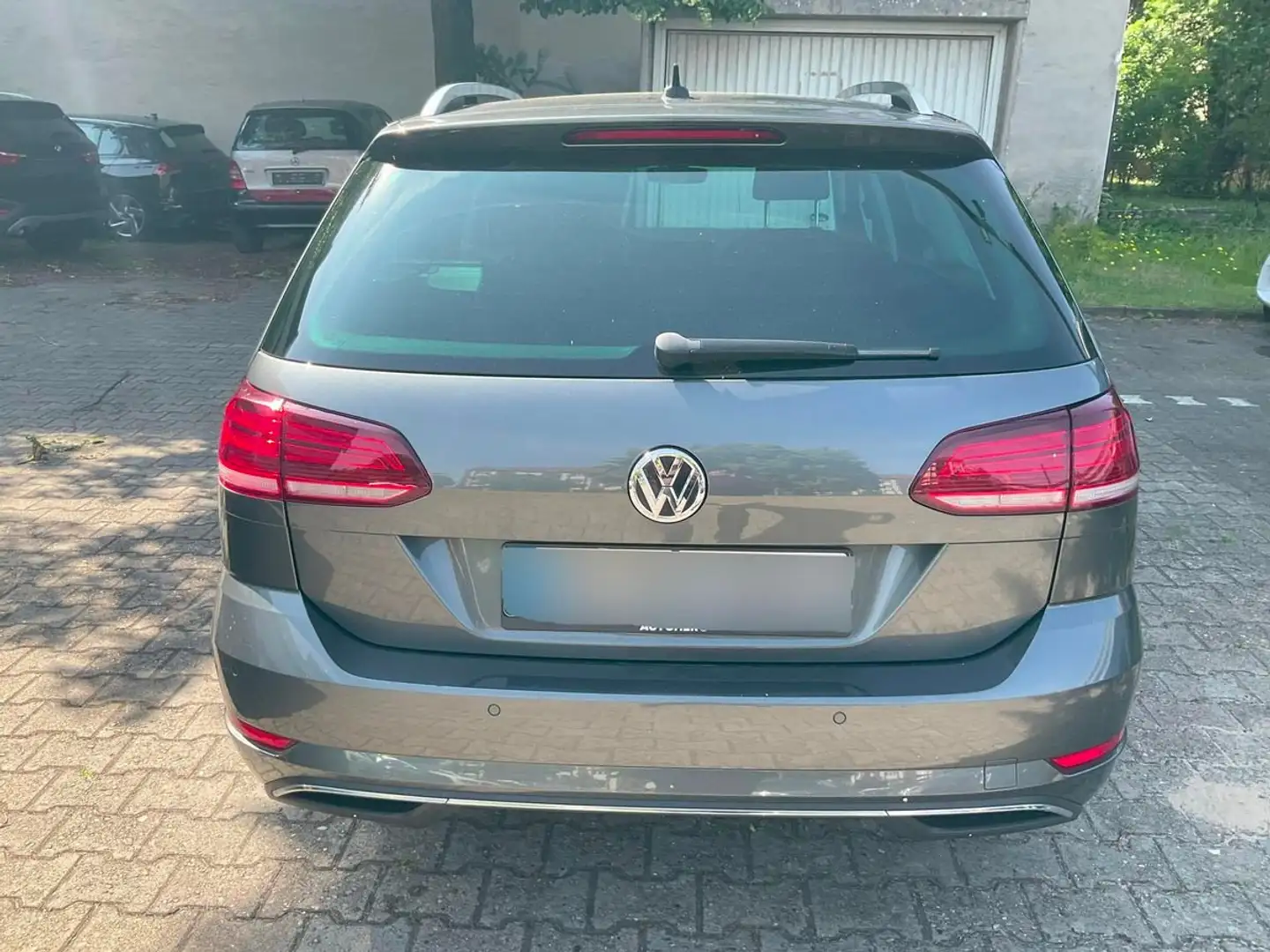 Volkswagen Golf Variant Golf Variant 1.0 TSI OPF IQ.DRIVE Grau - 1
