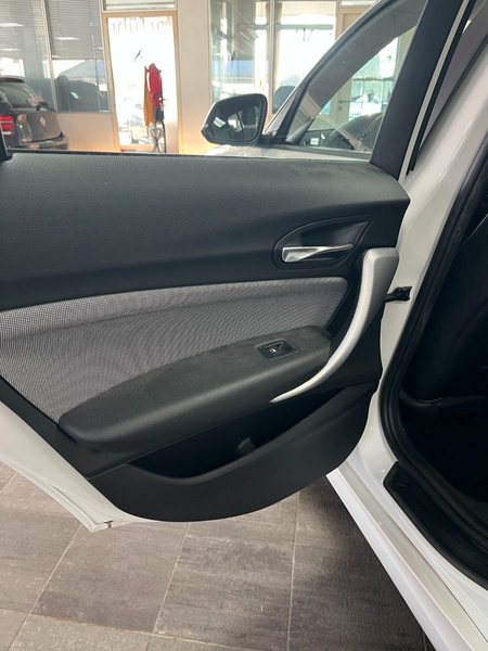 BMW 116 i Urban Line PDC Sitzheizung Bluetooth 1.HD — photo 13