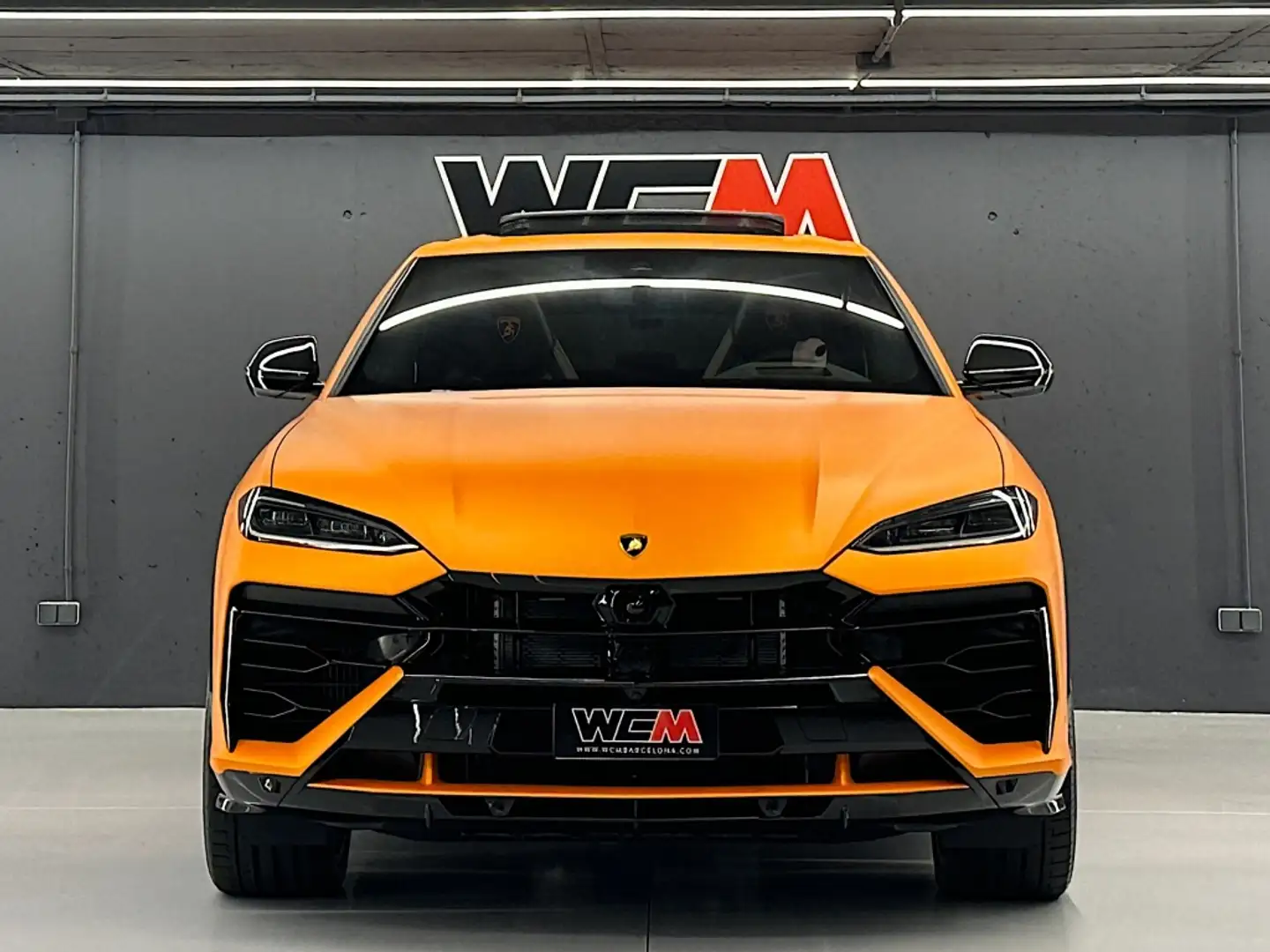 Lamborghini Urus SE Orange - 2