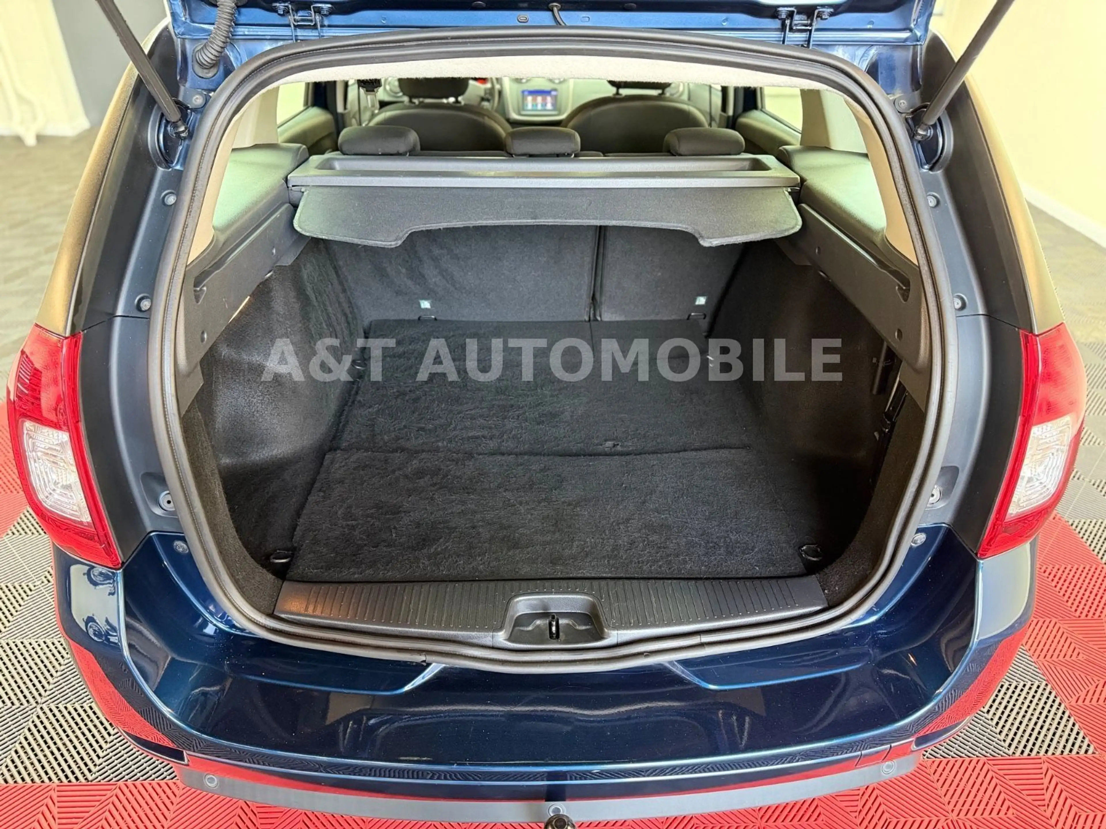 Dacia Logan MCV II Kombi Prestige.1HAND.KLIMA.NAVI.AHK — photo 11