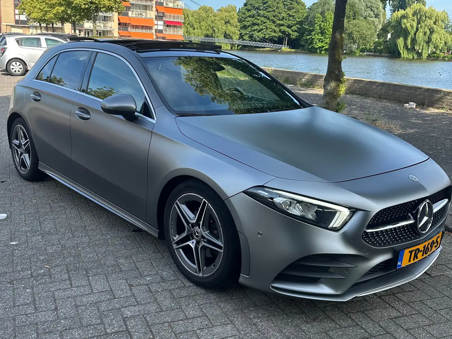 Mercedes-Benz A 180 A 180 Bns Sol. AMG Grijs - 1