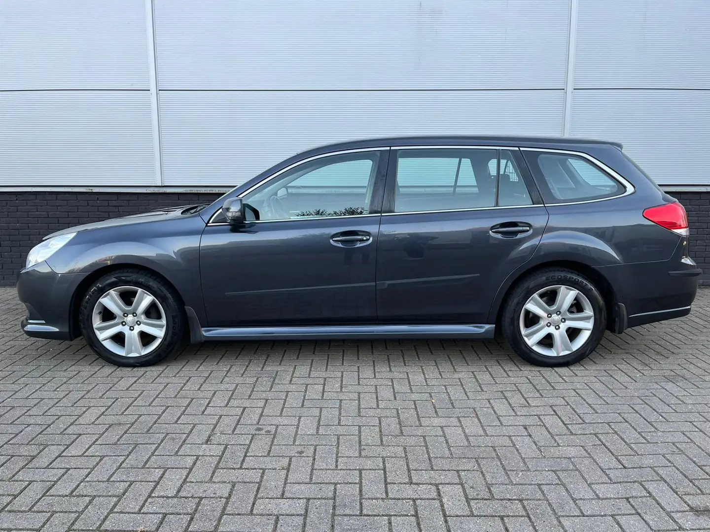 Subaru Legacy Touring Wagon 2.0i LPG G3 A/T 4x4 Corporate Editio Grijs - 2