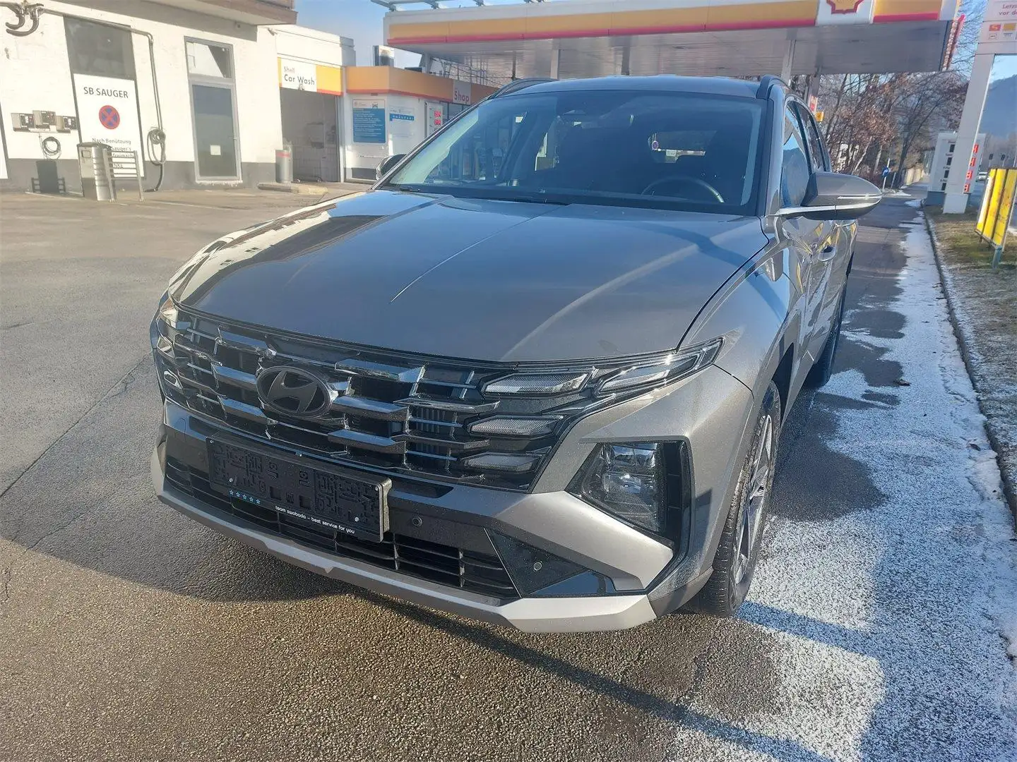 Hyundai TUCSON Tucson NX4 GO 1,6 T-GDi 2WD 48V DCT t5bg2-O2 Grau - 2