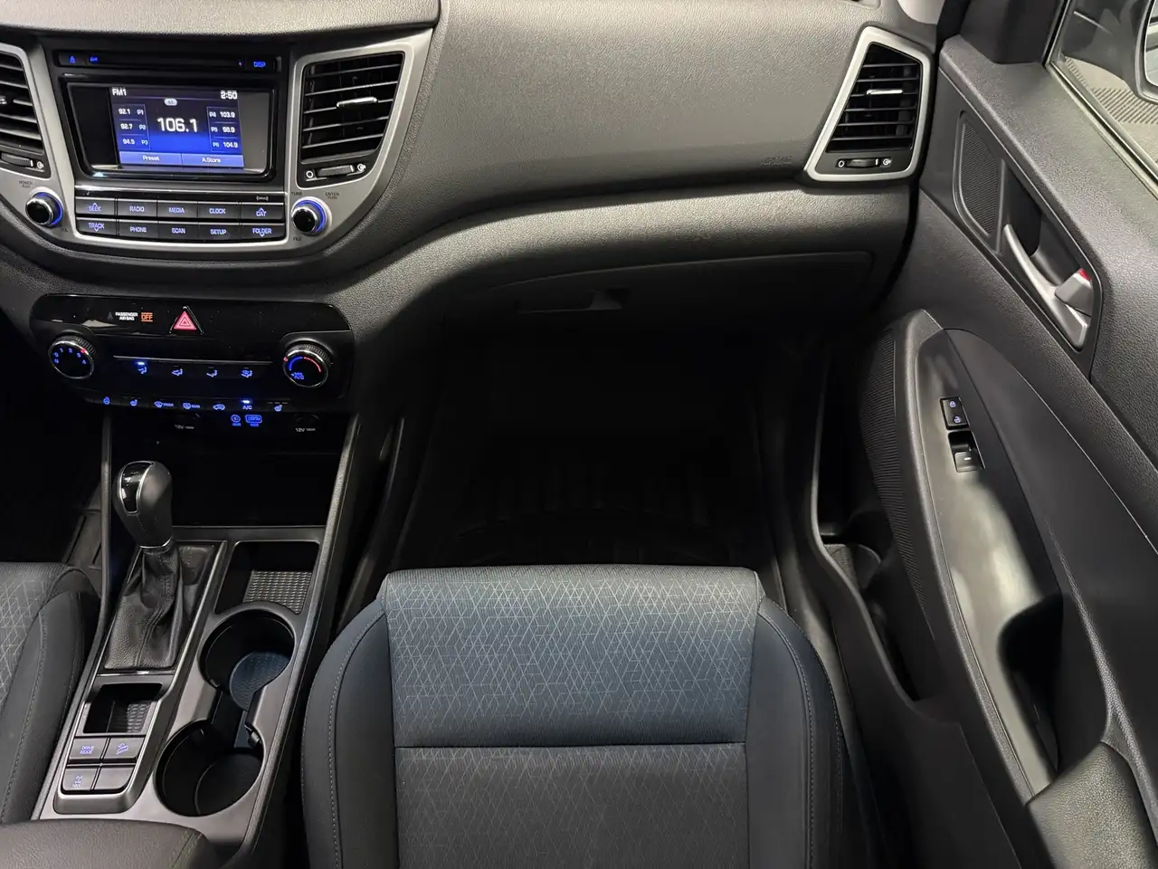 Hyundai TUCSON photo Hyundai TUCSON