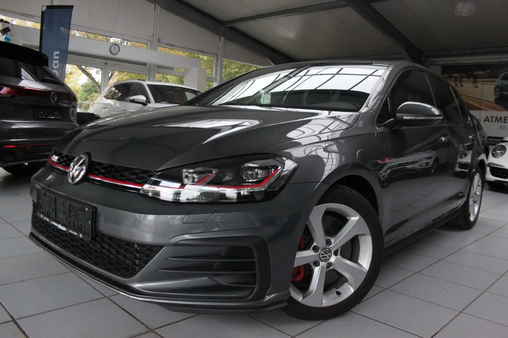 Volkswagen Golf VII Lim. GTI/PERF/DSG/AHK/NAVI/LED/STZHZ/AL Gris - 2