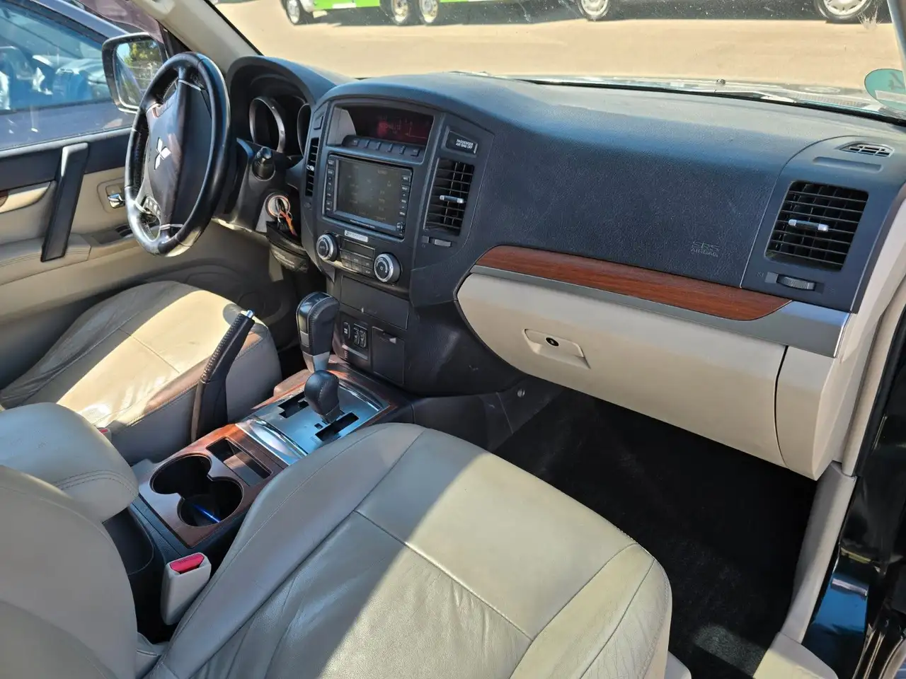 MITSUBISHI PAJERO 3.2 DI-D 170CH INSTYLE 7 PLACES