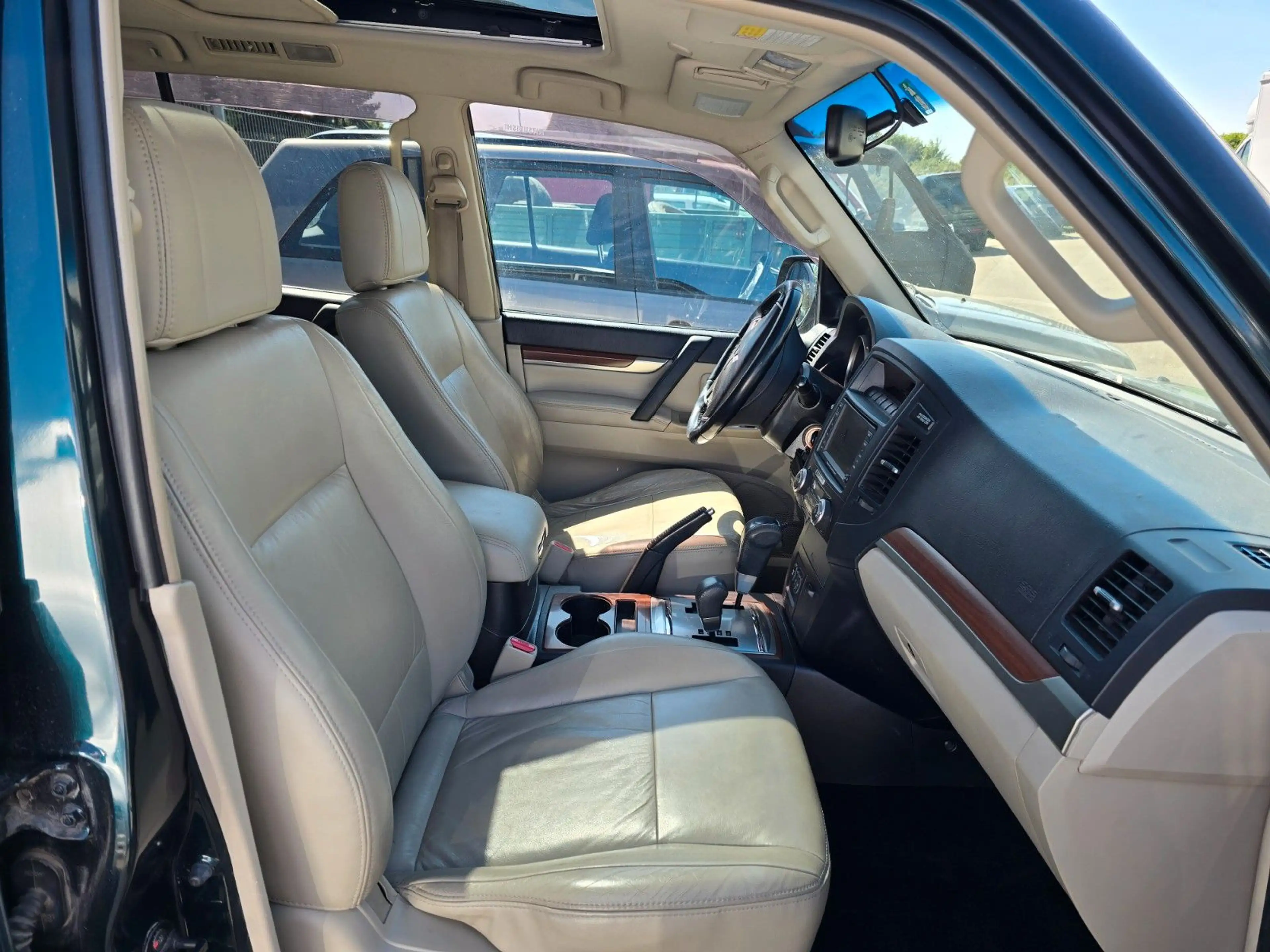Mitsubishi Pajero 3.2 DI-D Instyle Pano/Navi/7-Sitzer — photo 10