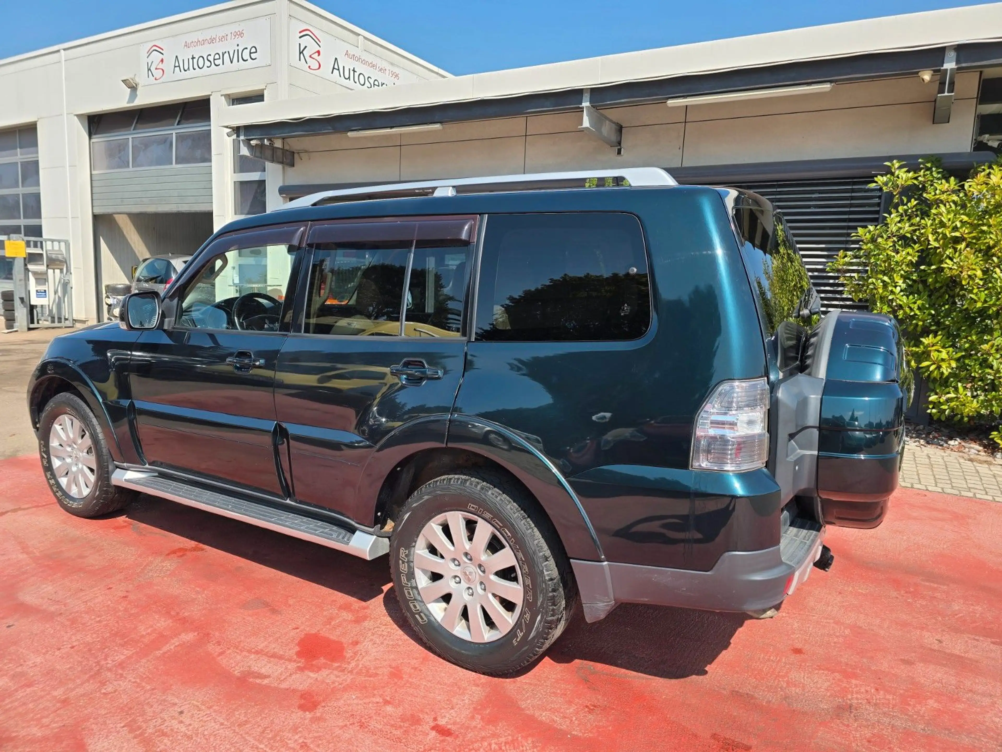 Mitsubishi Pajero 3.2 DI-D Instyle Pano/Navi/7-Sitzer — photo 5