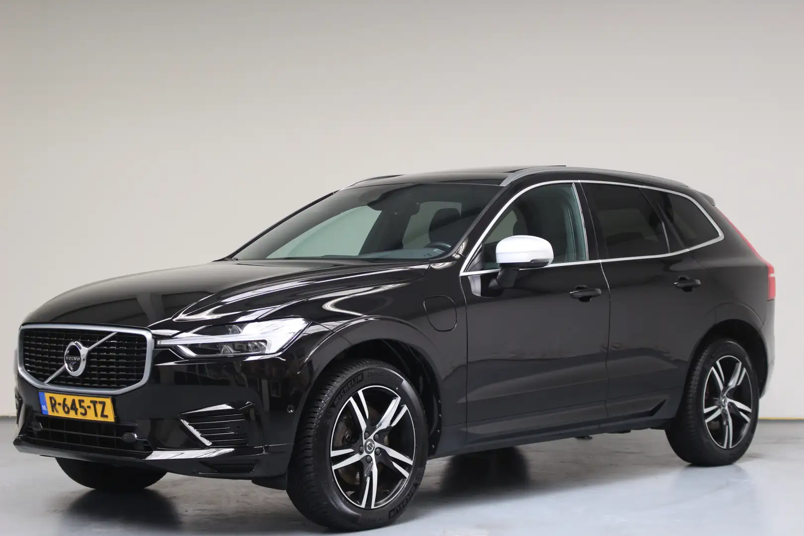 Volvo XC60 T8 Twin Engine AWD R-Design | Rijklaarprijs | Trek Zwart - 1