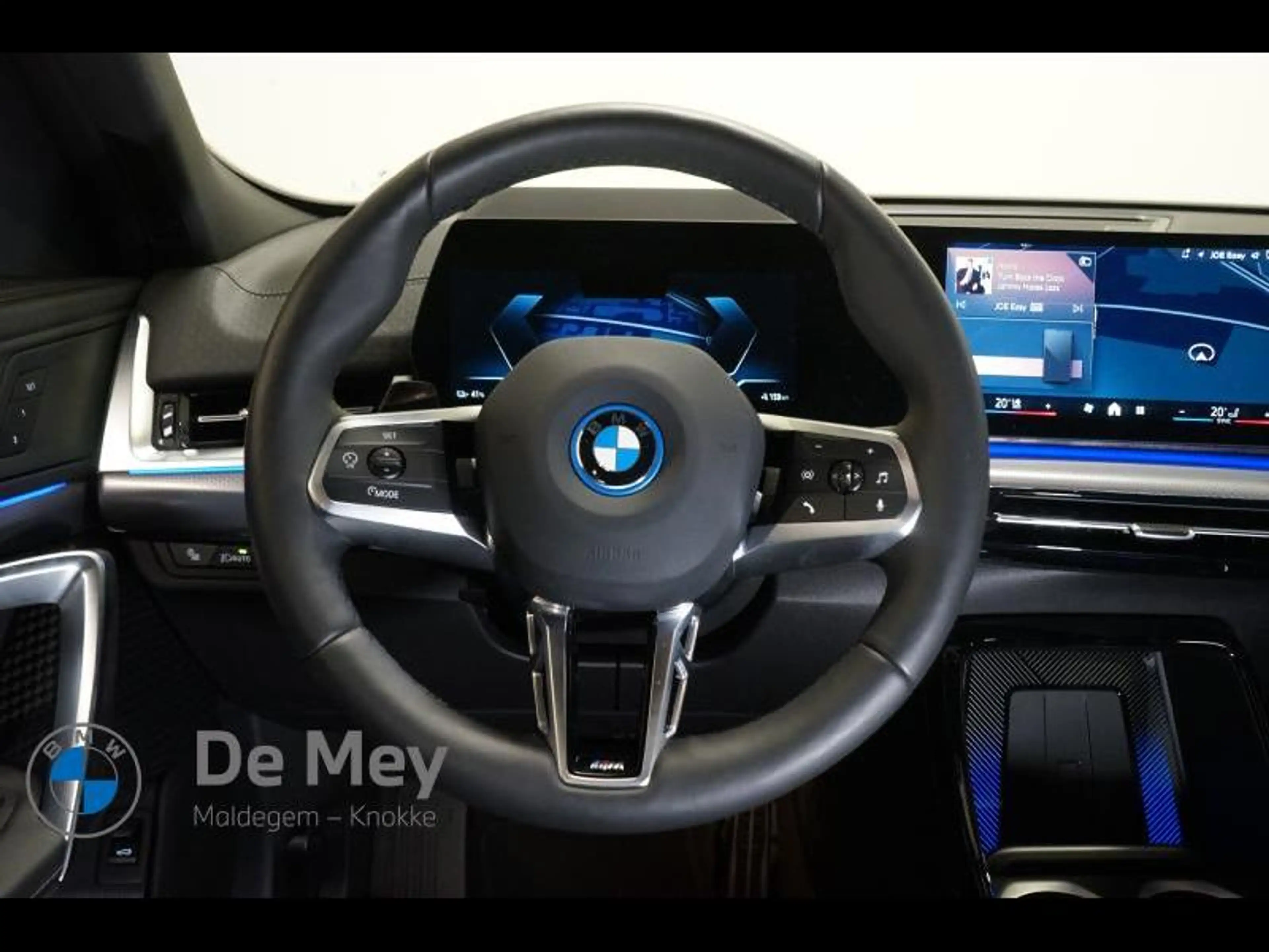 BMW iX2 iX2 xDrive30 — photo 11