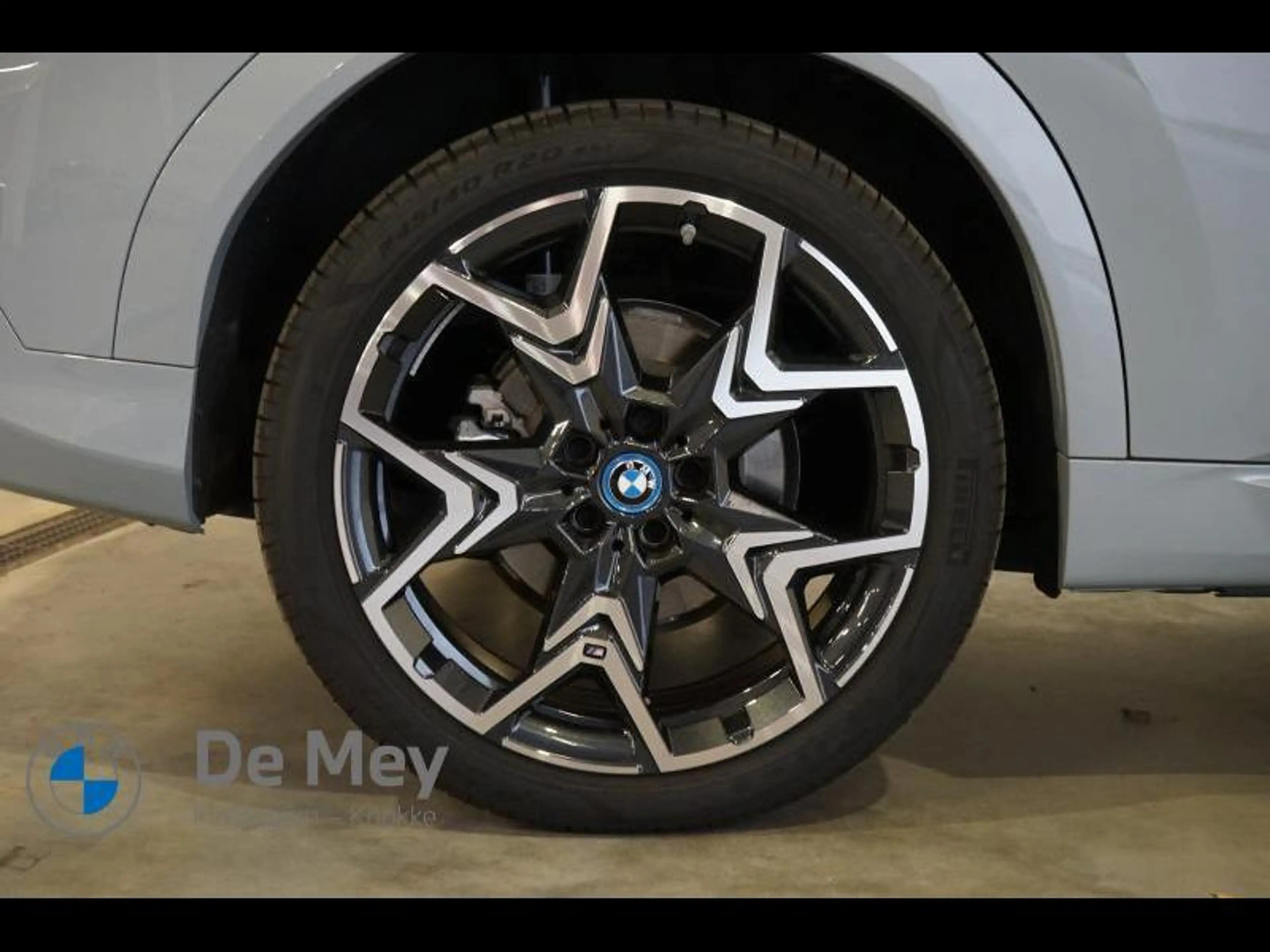 BMW iX2 iX2 xDrive30 — photo 4