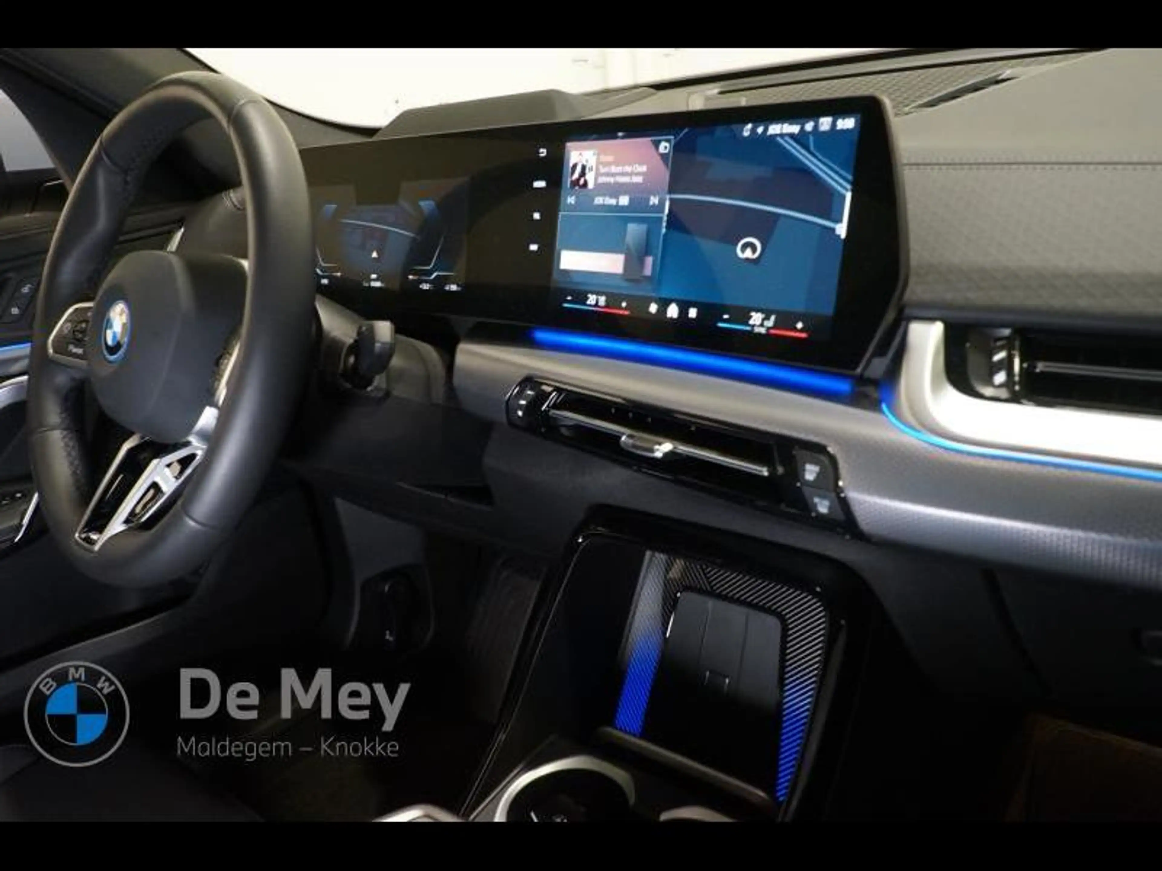 BMW iX2 iX2 xDrive30 — photo 12