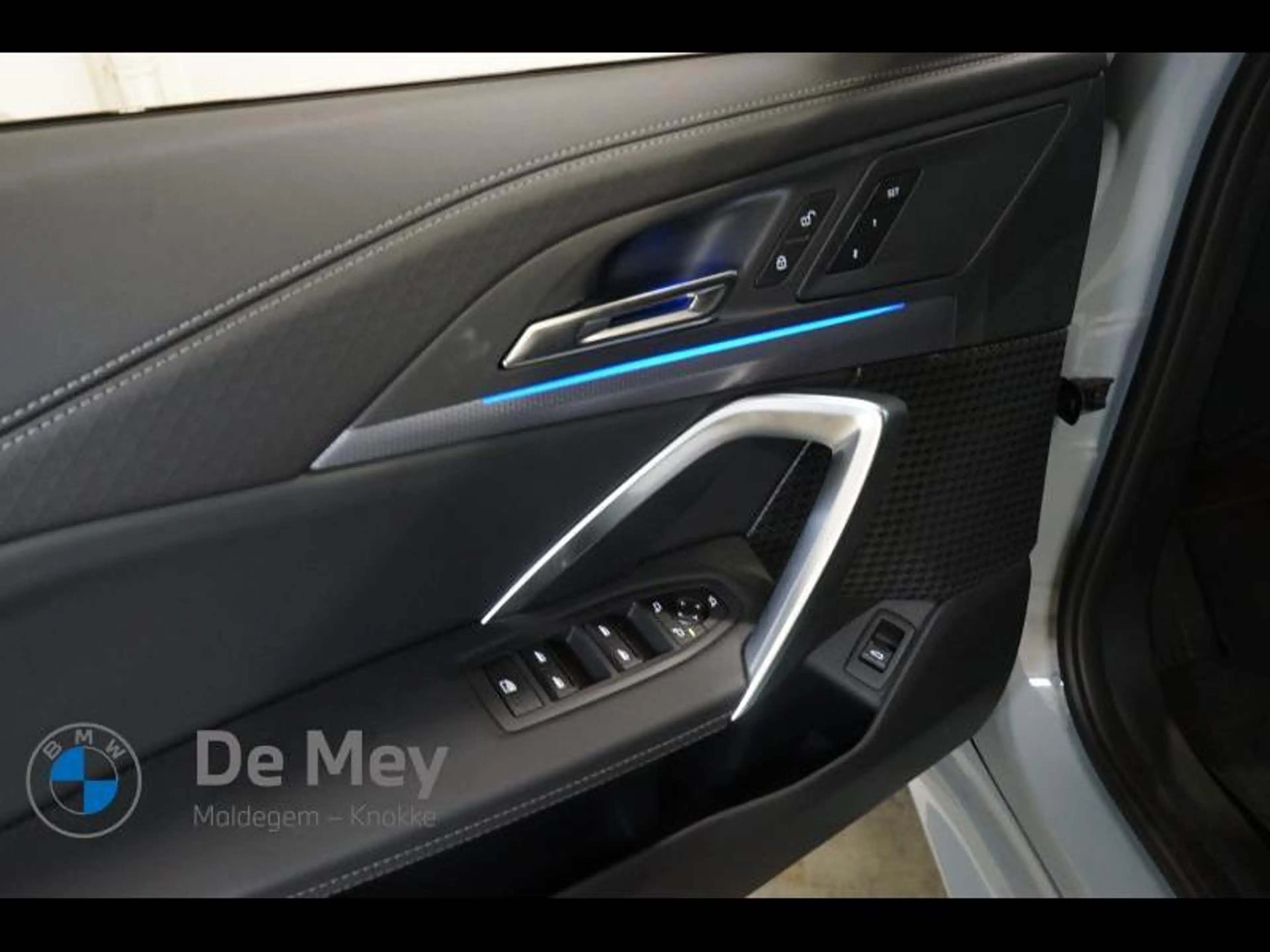 BMW iX2 iX2 xDrive30 — photo 14