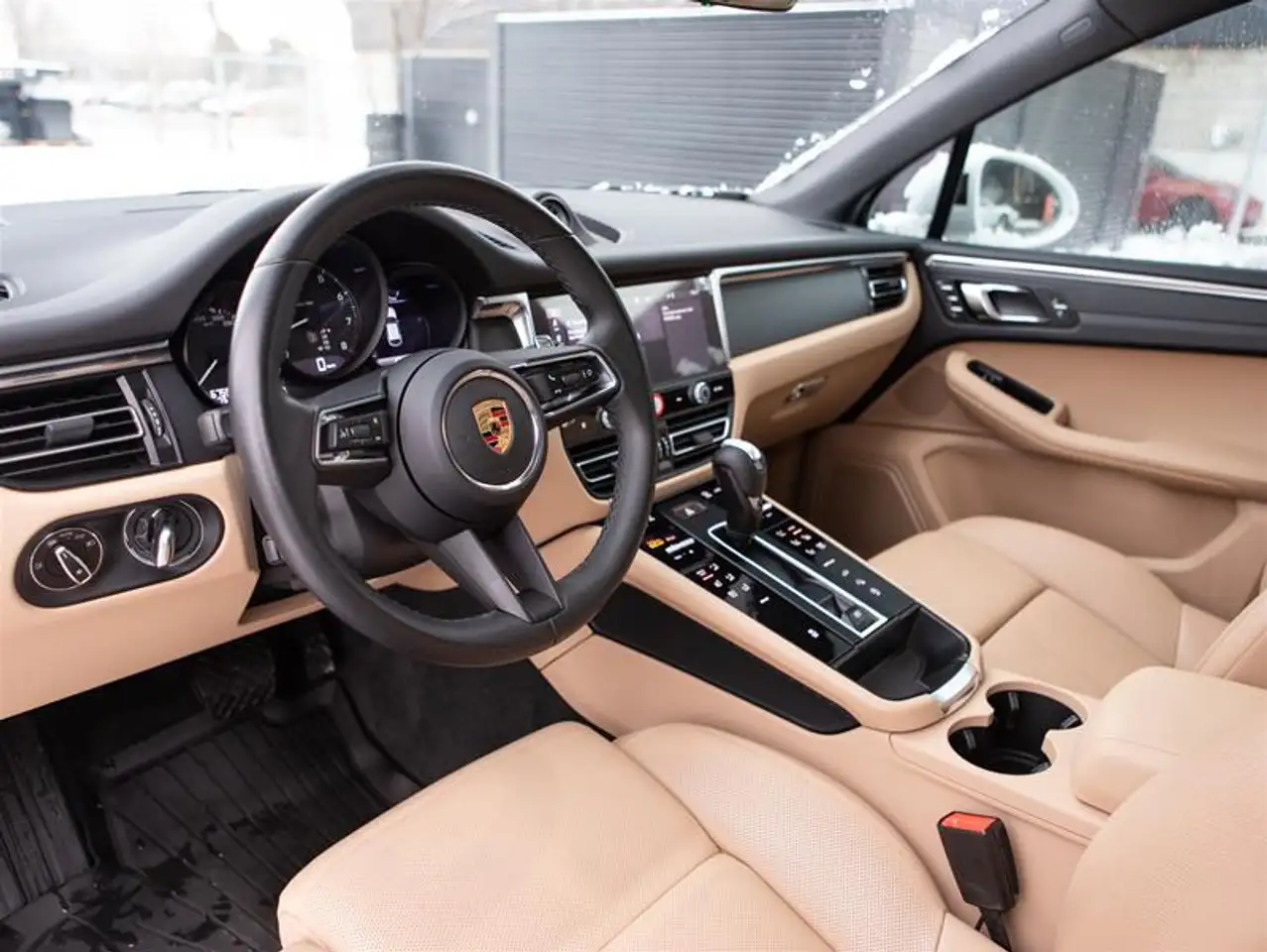 Porsche Macan снимка Porsche Macan
