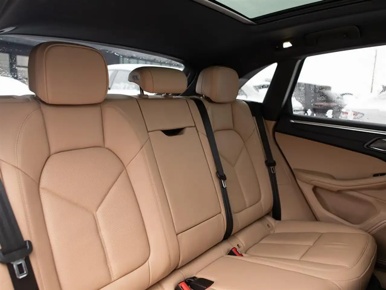 Porsche Macan снимка Porsche Macan