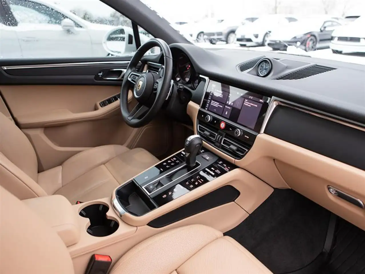 Porsche Macan снимка Porsche Macan
