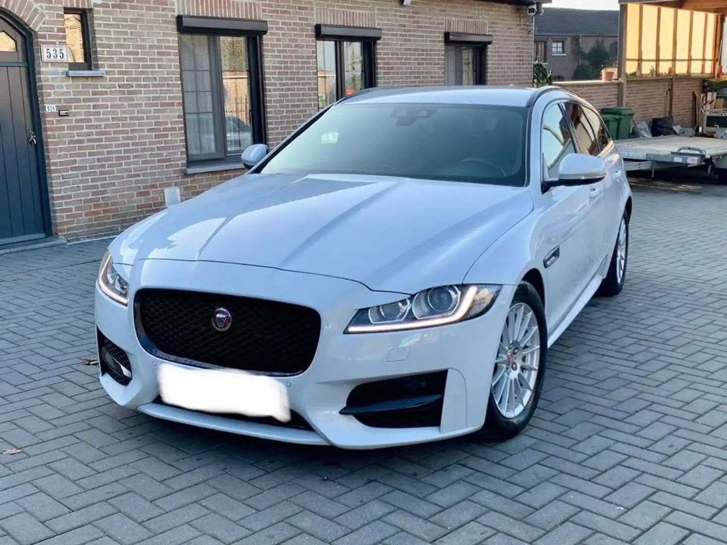 Jaguar XF XF E-Performance Sportbrake Aut. R-Sport Wit - 1