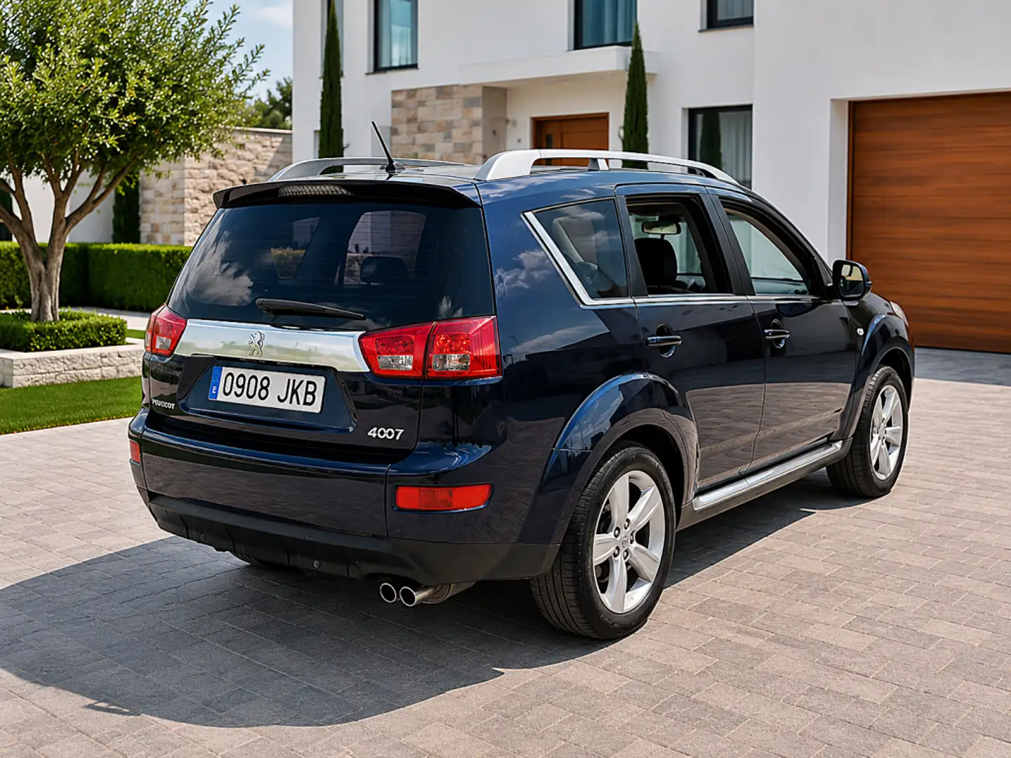 Peugeot 4007 2.2HDI Sport Pack DCS Aut. Schwarz - 2