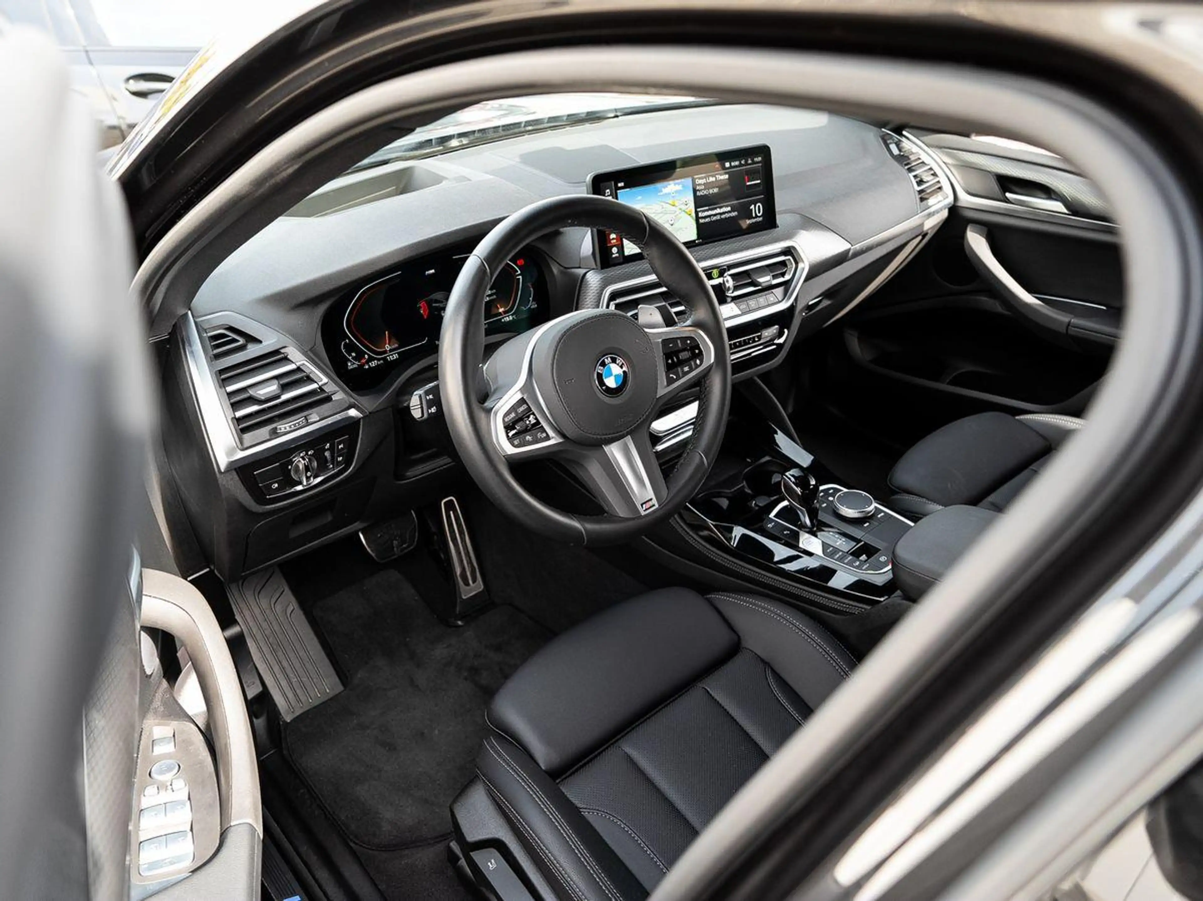 BMW X4 xDrive20d M-Sport AHK PANO ACC Laser HuD KoZg — photo 12