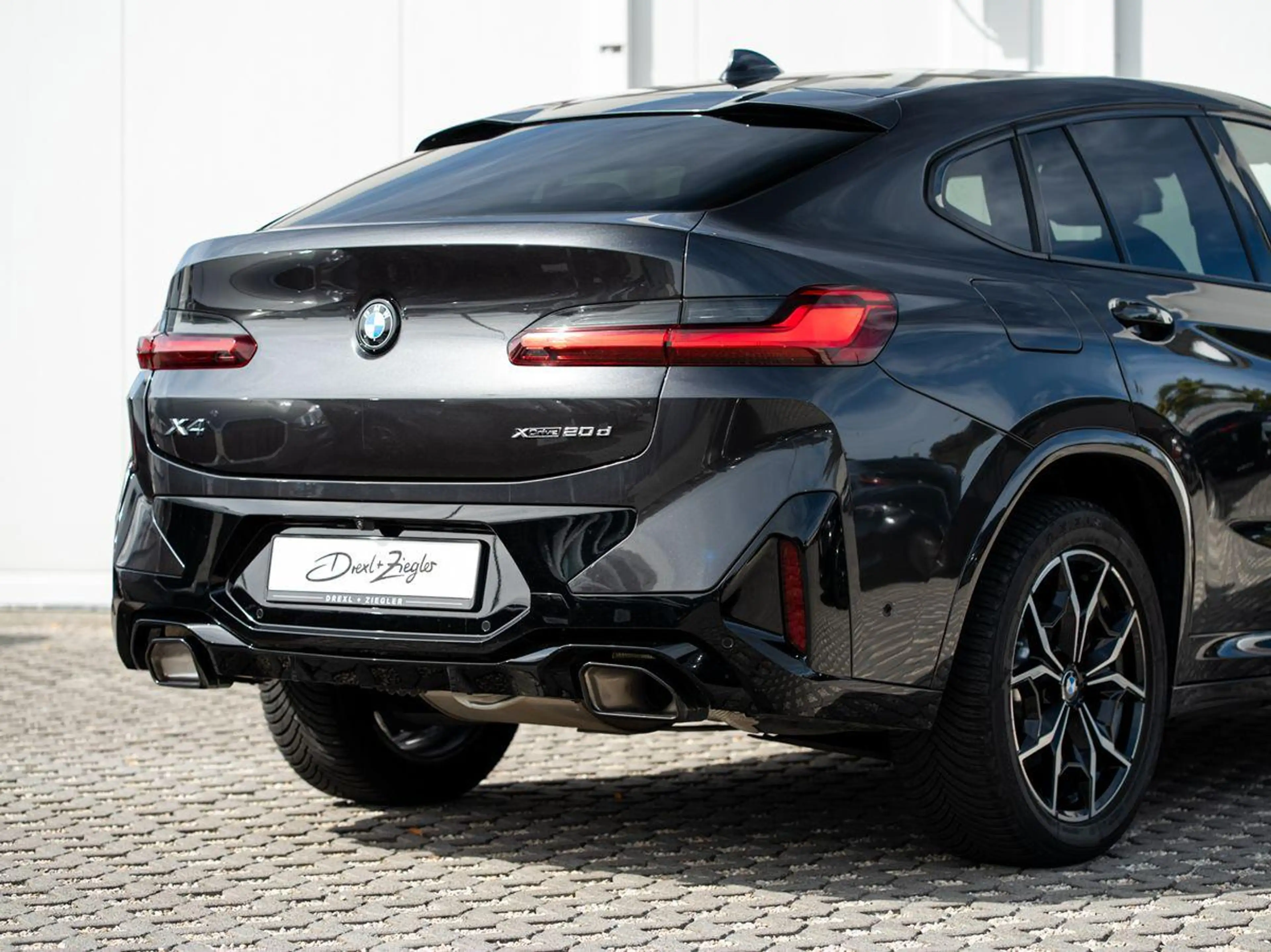 BMW X4 xDrive20d M-Sport AHK PANO ACC Laser HuD KoZg — photo 8