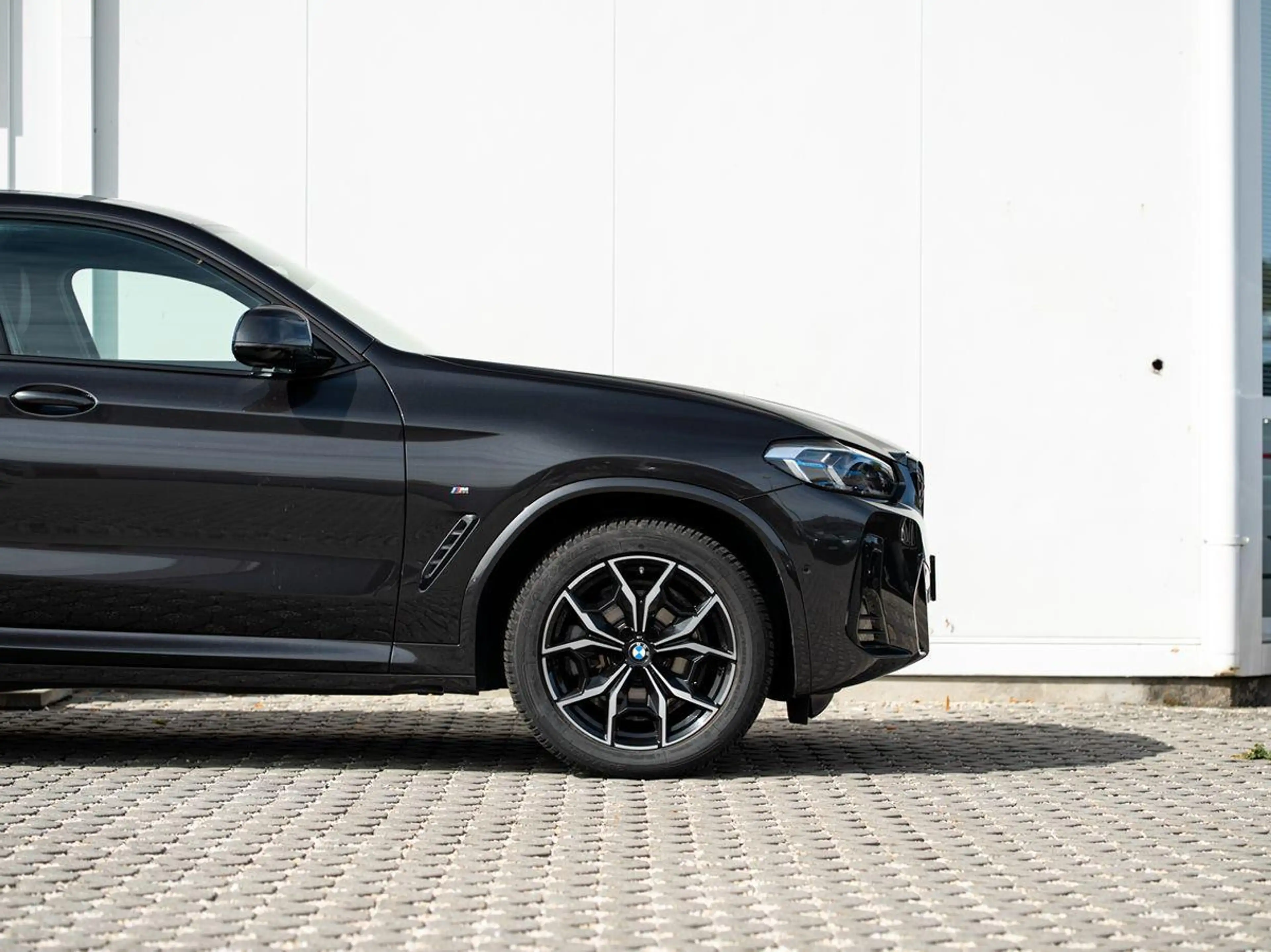 BMW X4 xDrive20d M-Sport AHK PANO ACC Laser HuD KoZg — photo 7