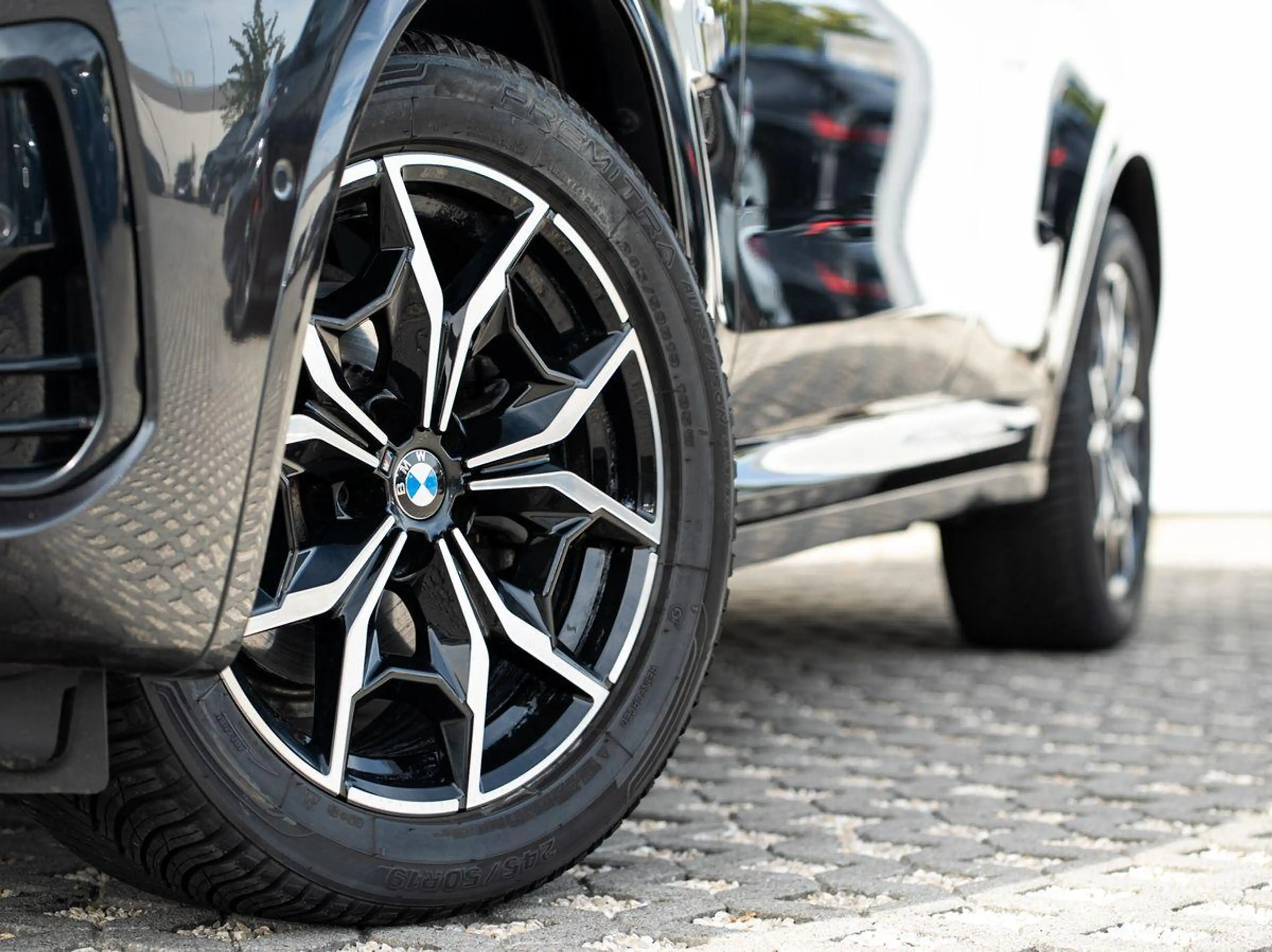 BMW X4 xDrive20d M-Sport AHK PANO ACC Laser HuD KoZg — photo 5