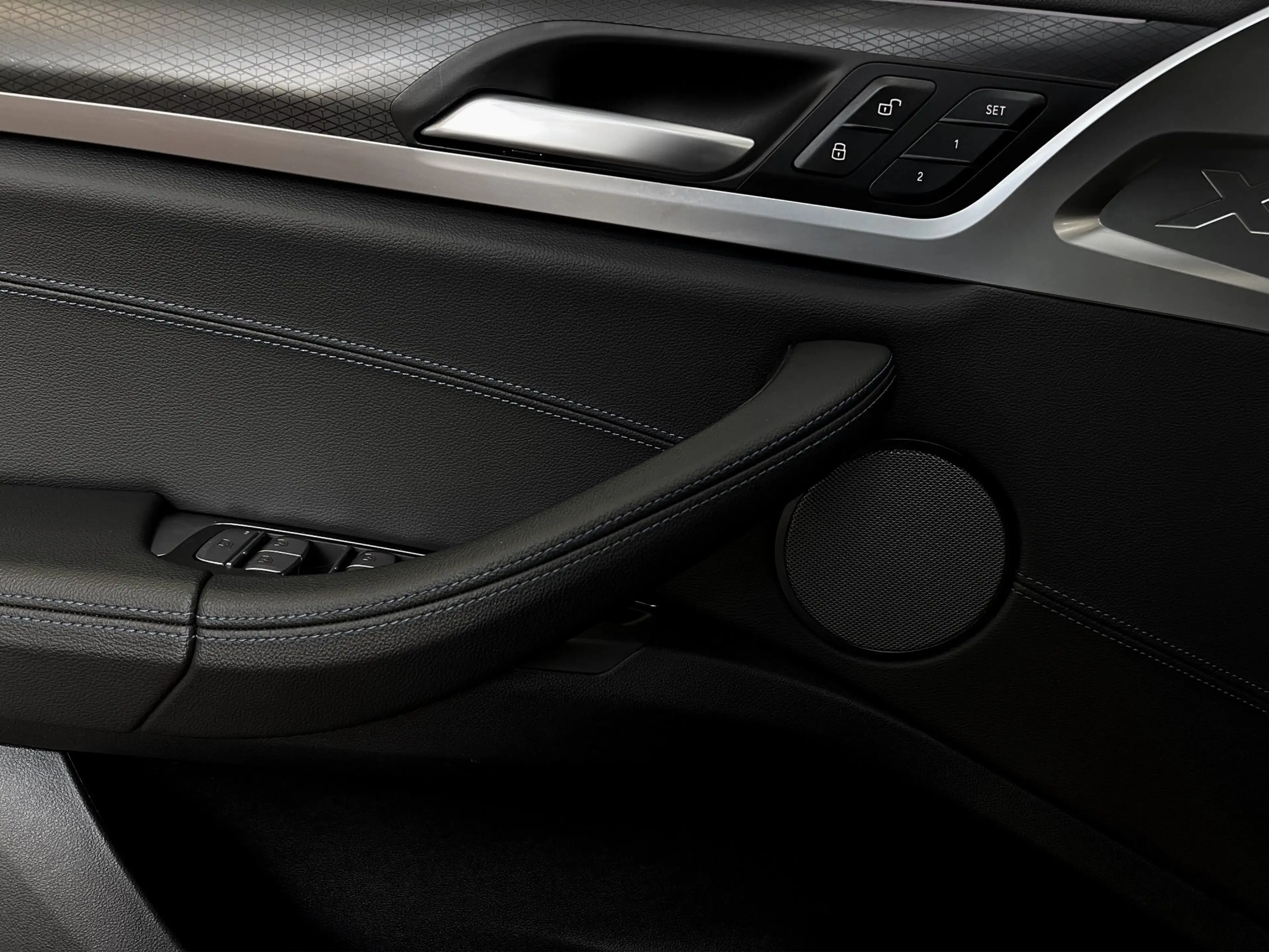 BMW iX3 M Sport — photo 15