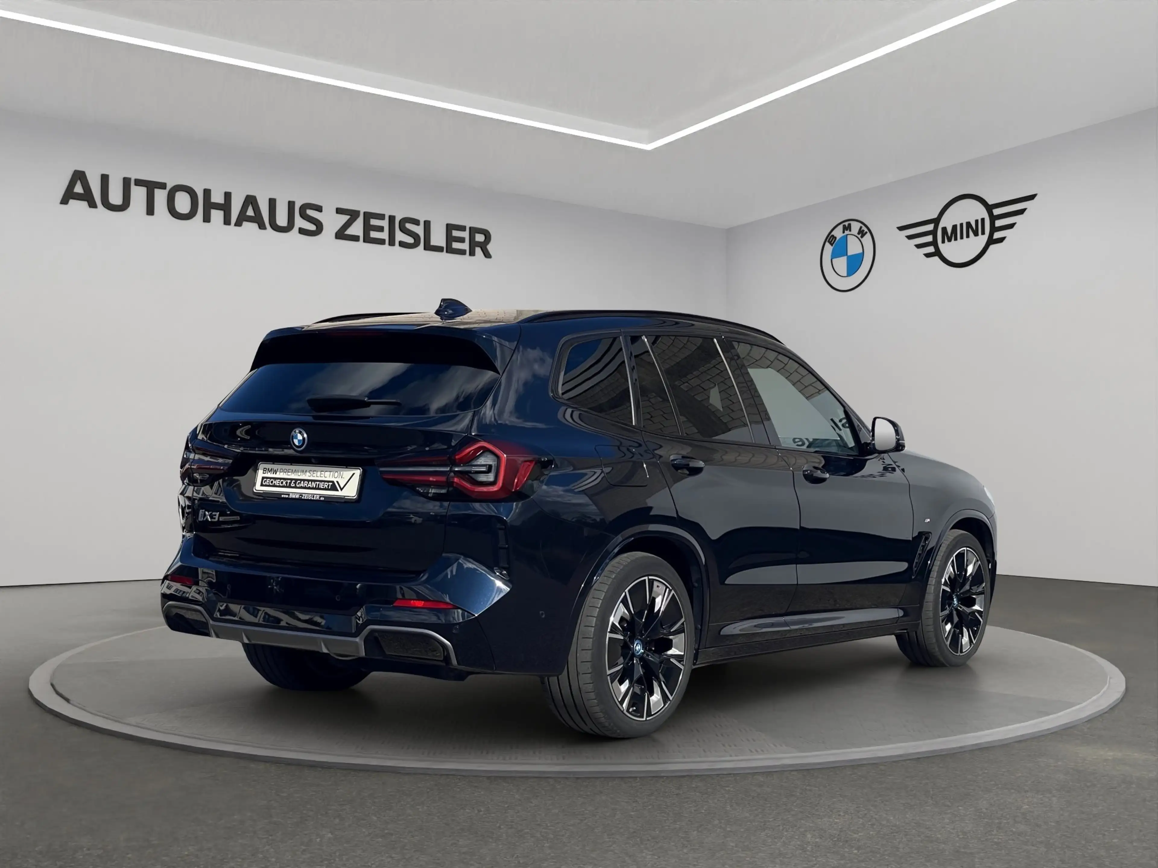 BMW iX3 M Sport — photo 2