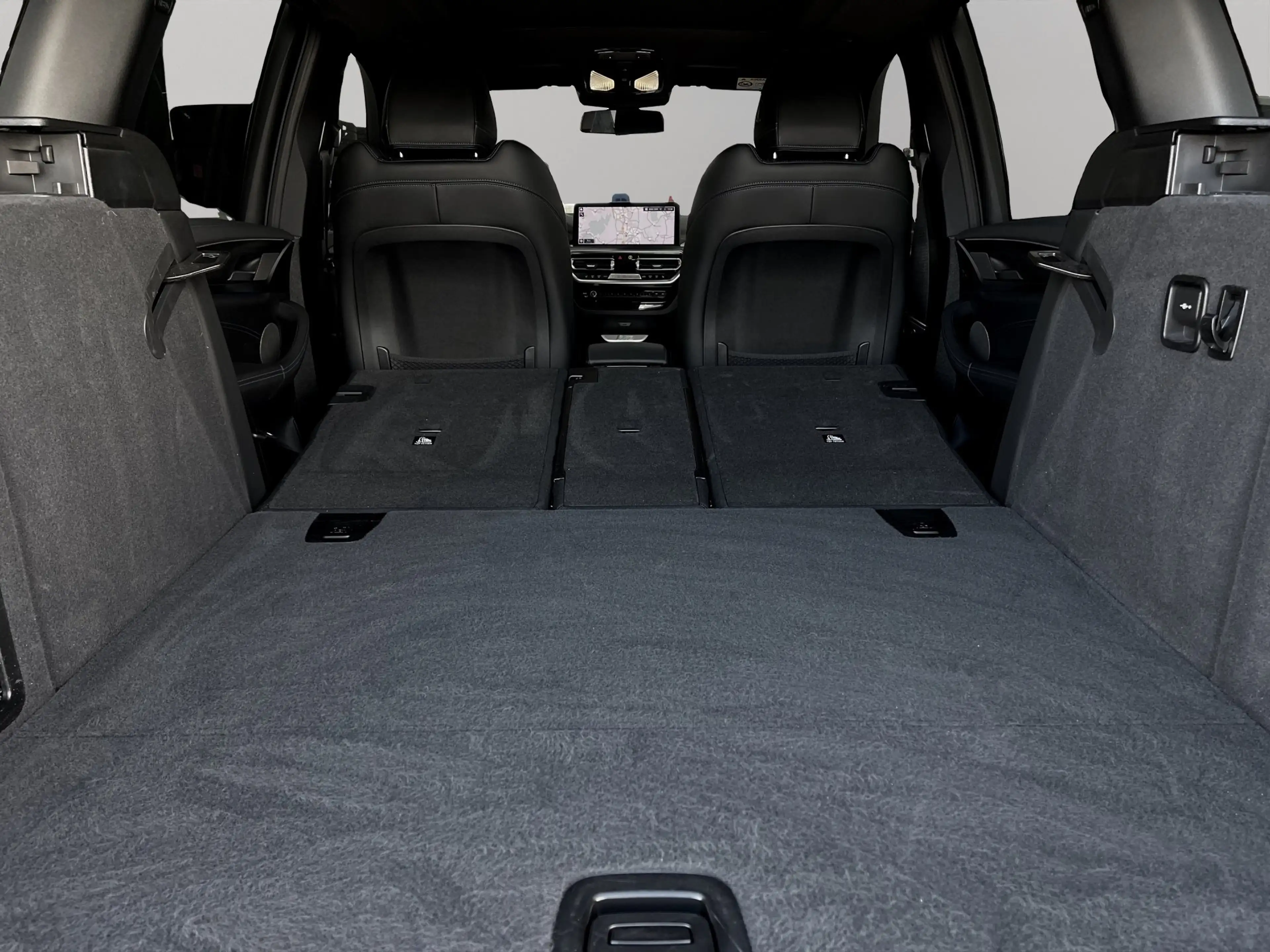 BMW iX3 M Sport — photo 14