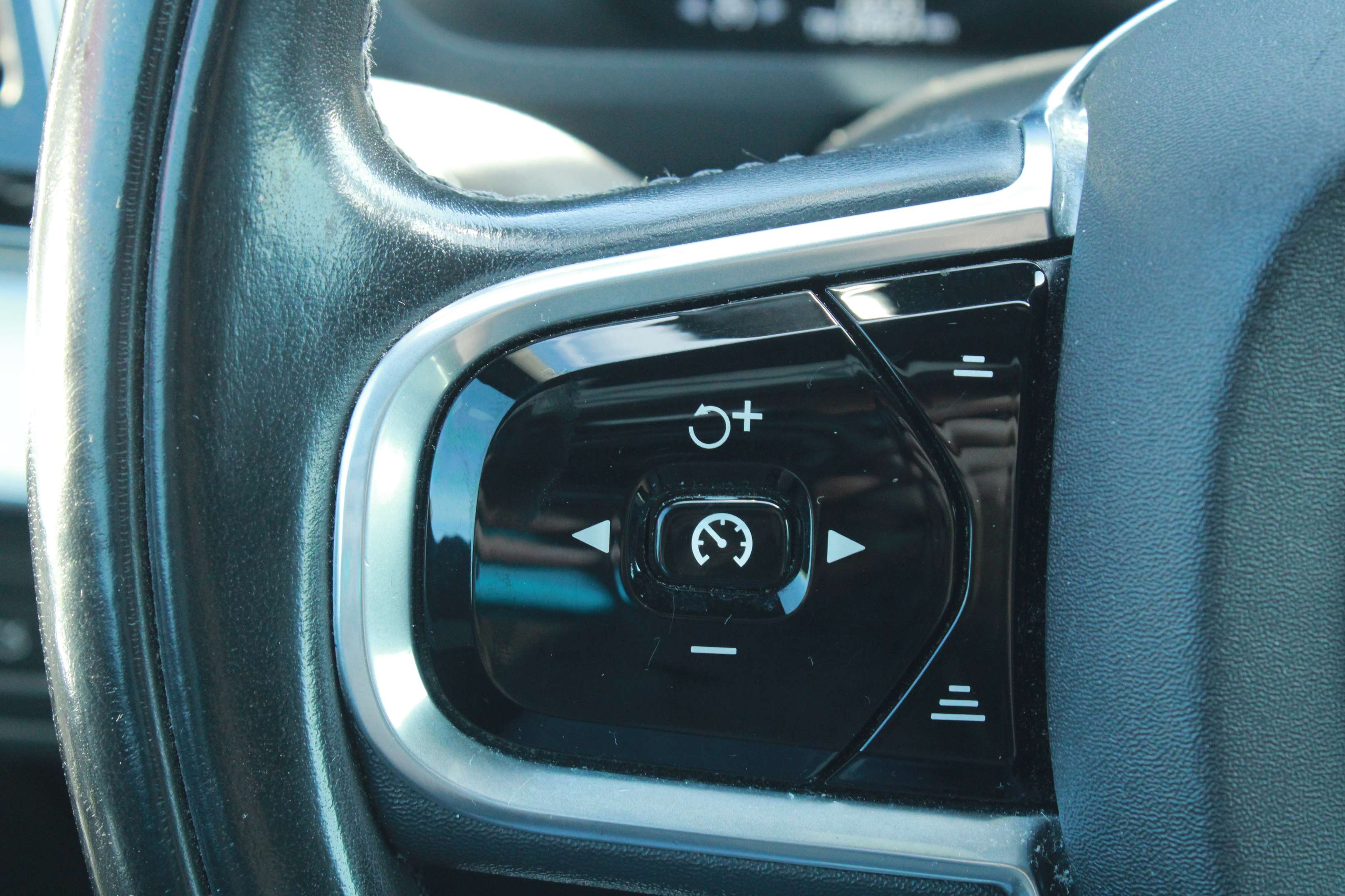 2018 Volvo XC90 T6 AWD Momentum, NAVIGATION, CUIR, MAGS, A/C thumb 21