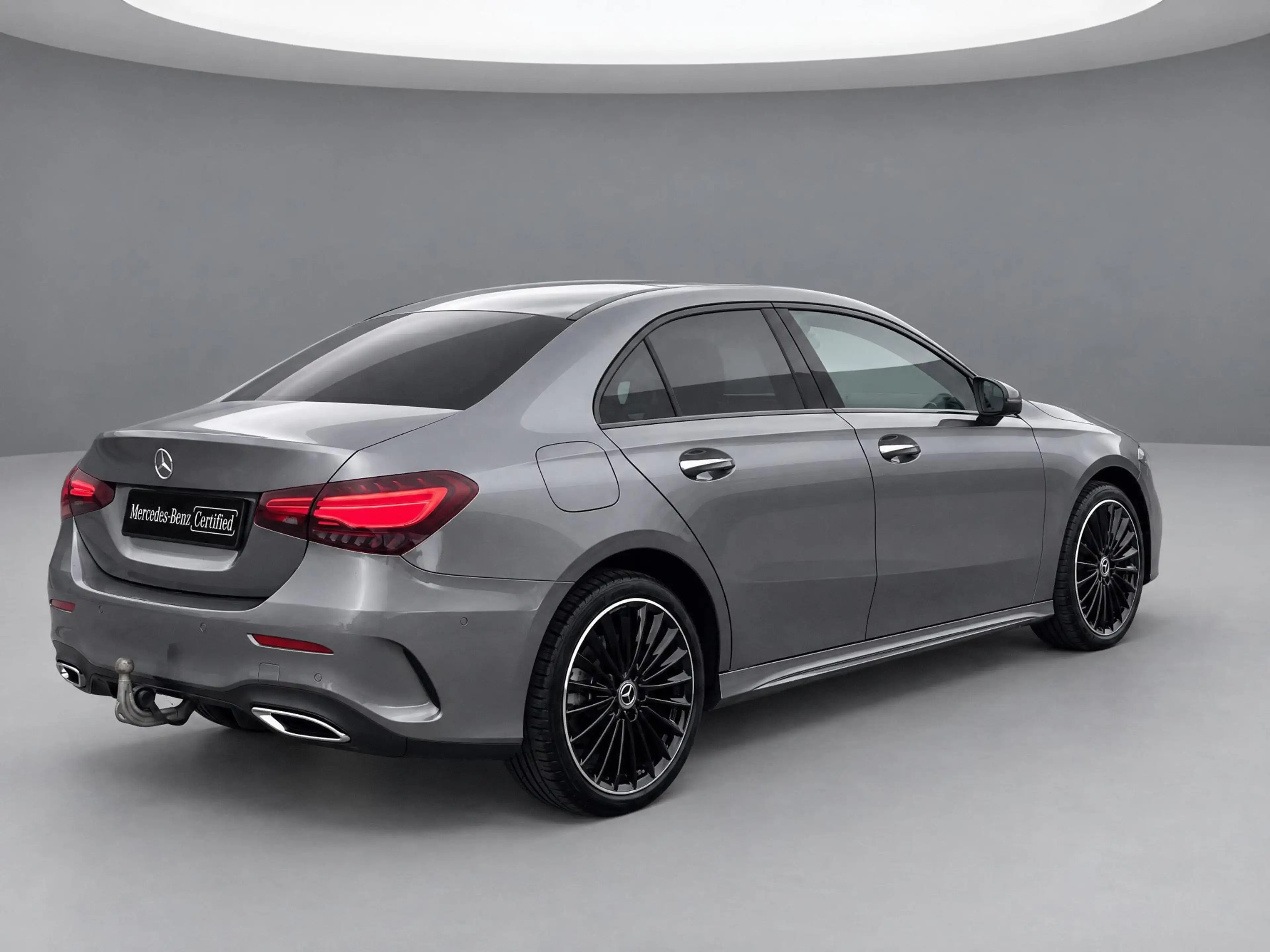Mercedes-Benz A 250 e AMG | Trekhaak | Panoramadak — photo 2