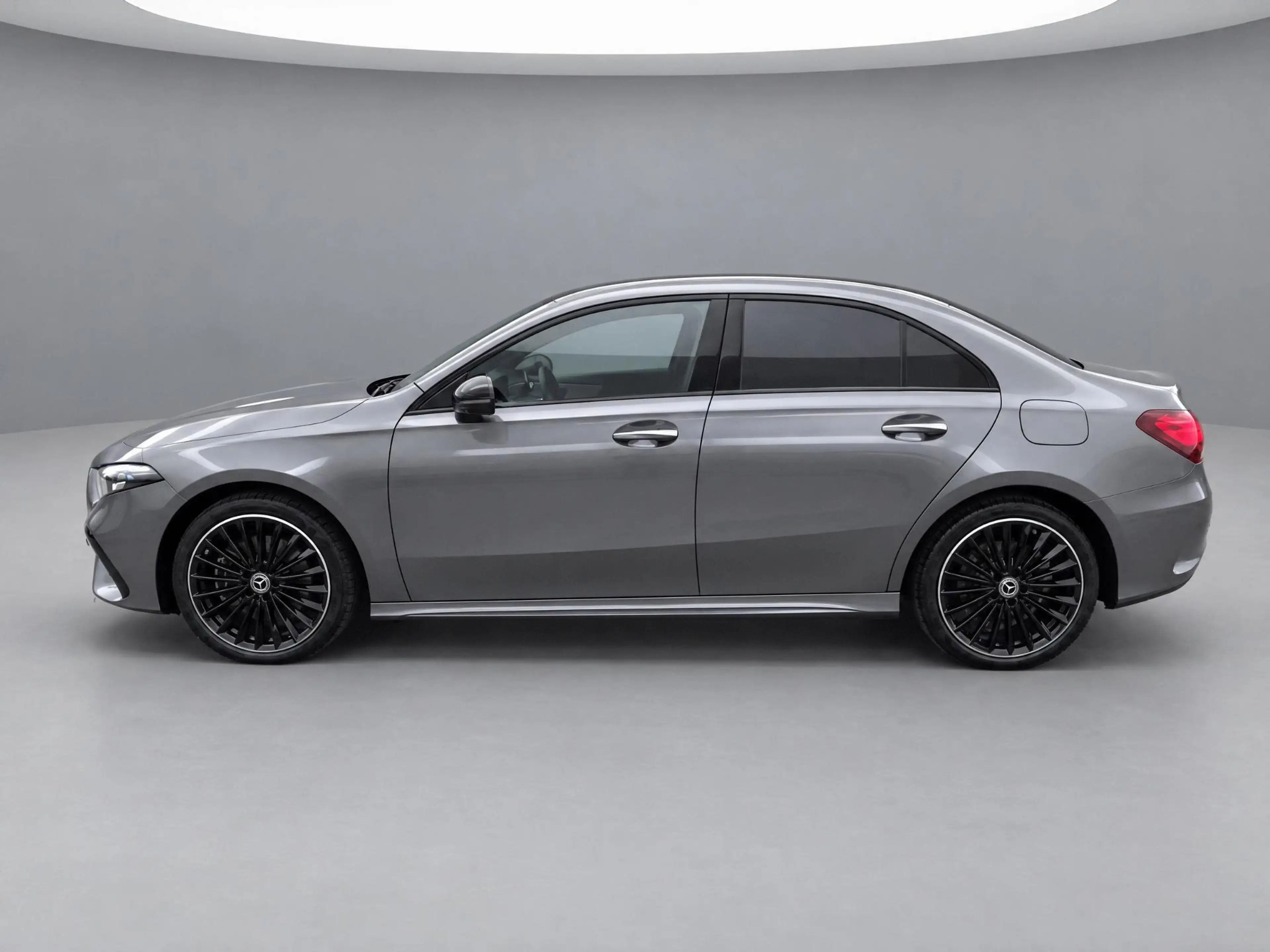 Mercedes-Benz A 250 e AMG | Trekhaak | Panoramadak — photo 3