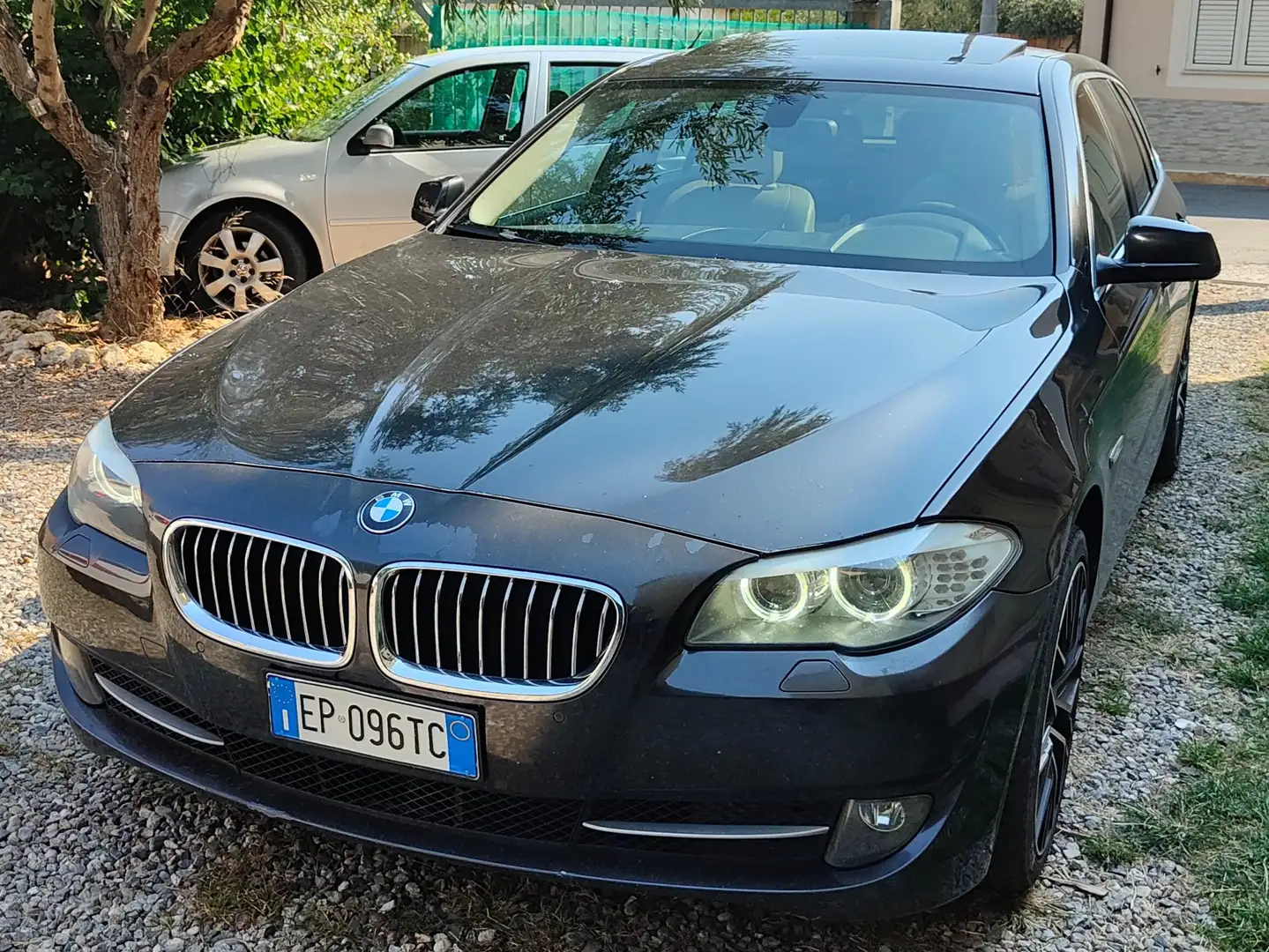 BMW 525 Serie 5 F11 Touring 525d Touring 2.0 218cv auto Šedá - 1