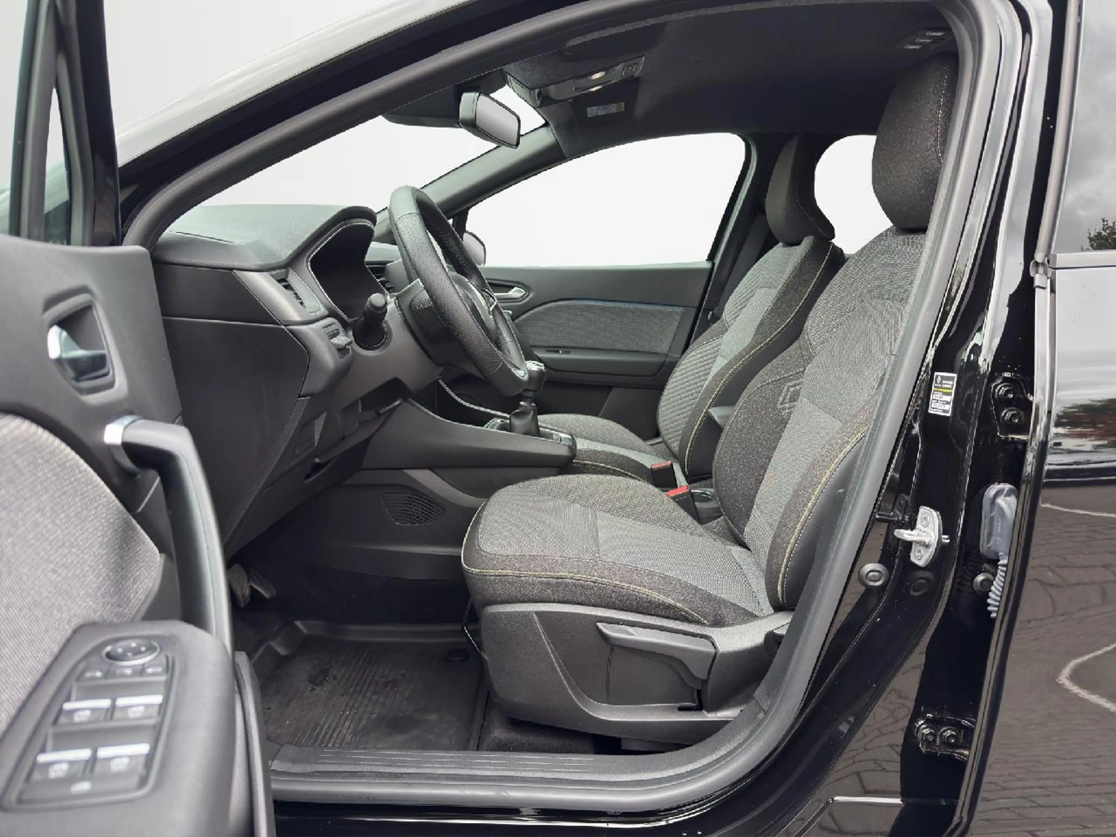 Renault Captur Techno TCe90/GJR/Navi-Safety+Winter Paket — photo 9